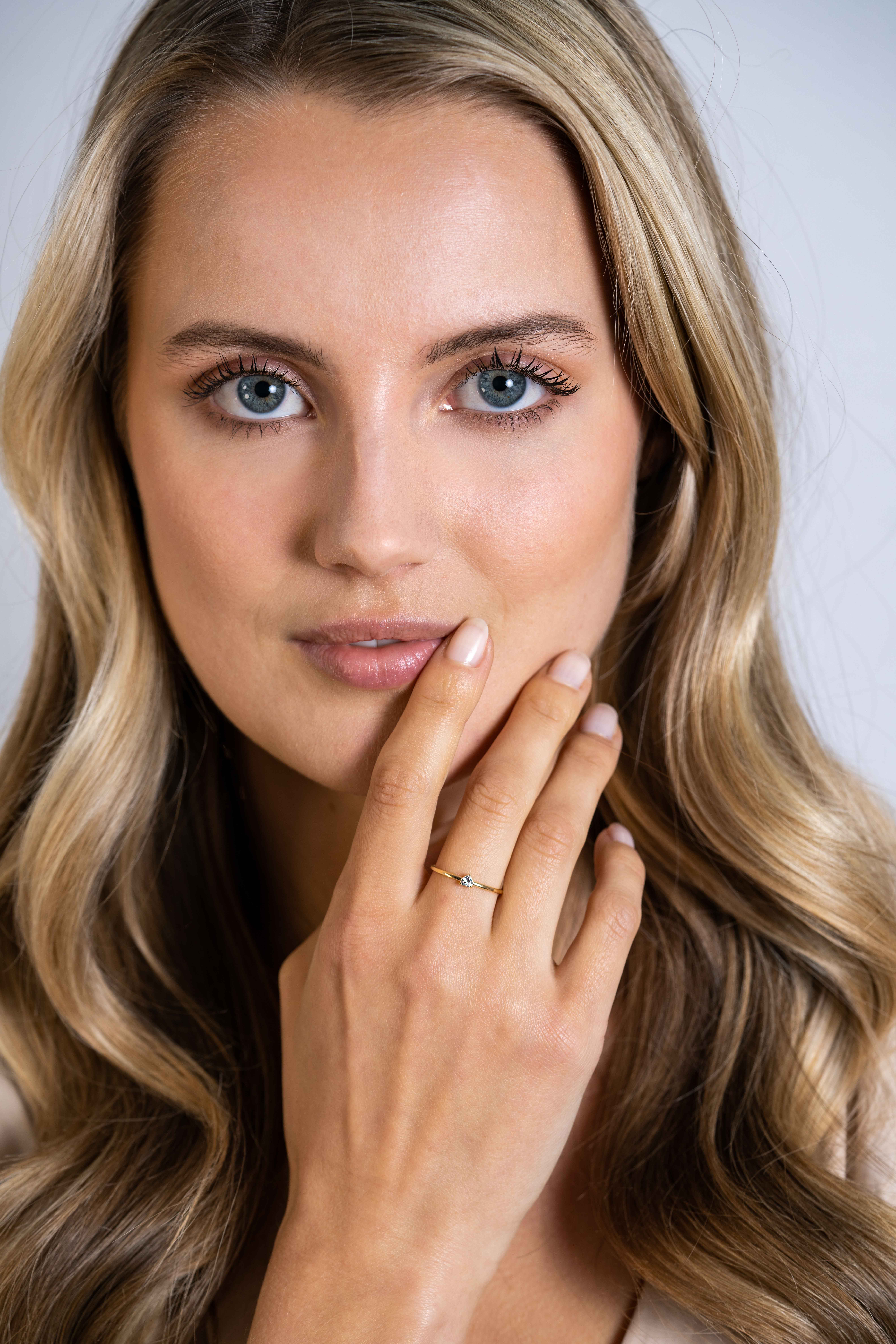 ZINZI Gold ring met zirconia in hartvorm mt. 58