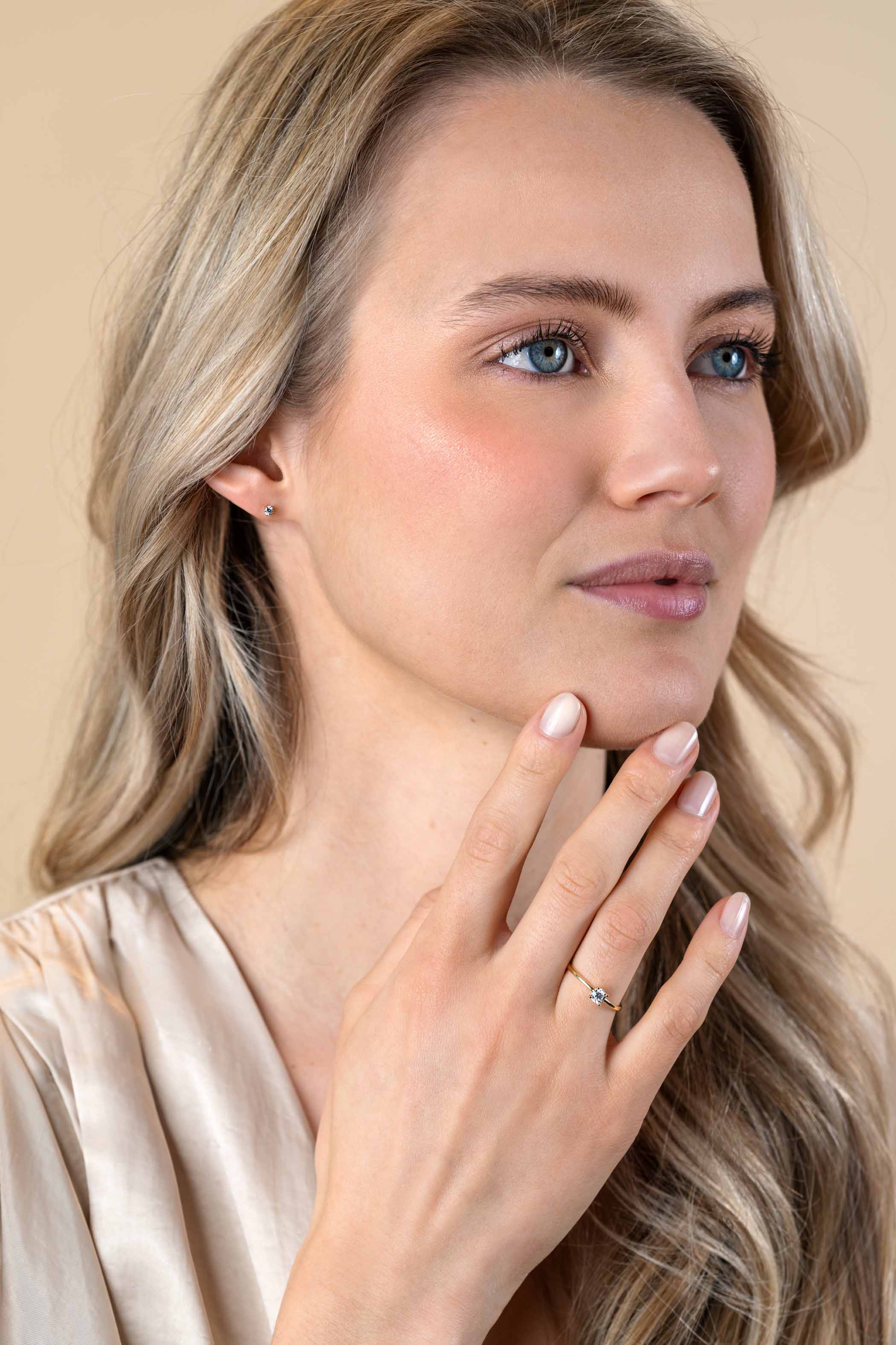 ZINZI Gold ring met zirc. in vierpoot chaton mt.58