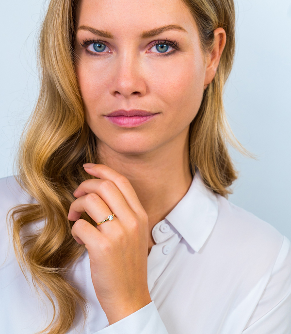 "ZINZI Gold 14 Karat Gold Ansteckring quadratisch  weiß ZGR150"