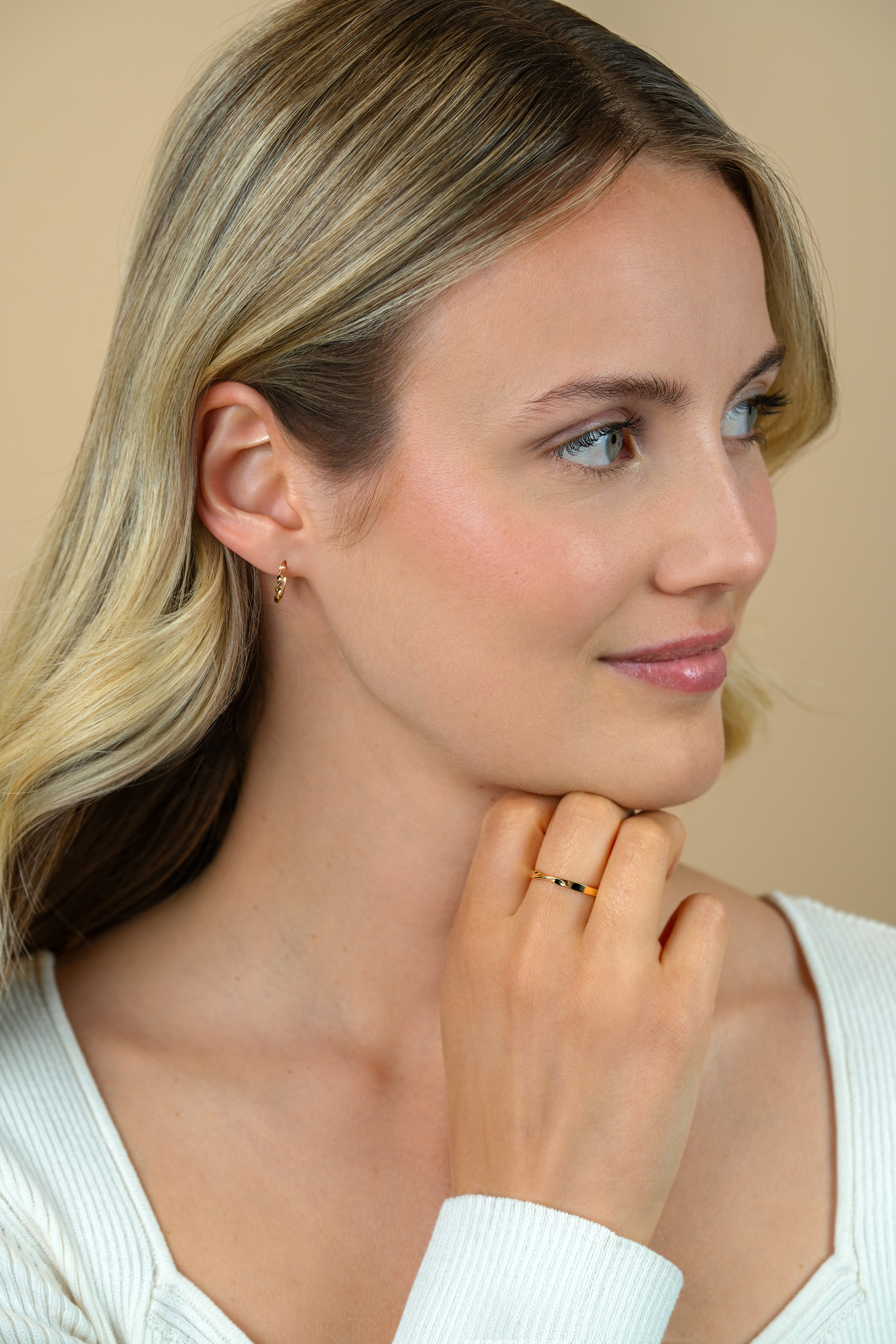 ZINZI Gold 14kt glatter goldener Schiebering mit gedrehter Röhre ZGR525