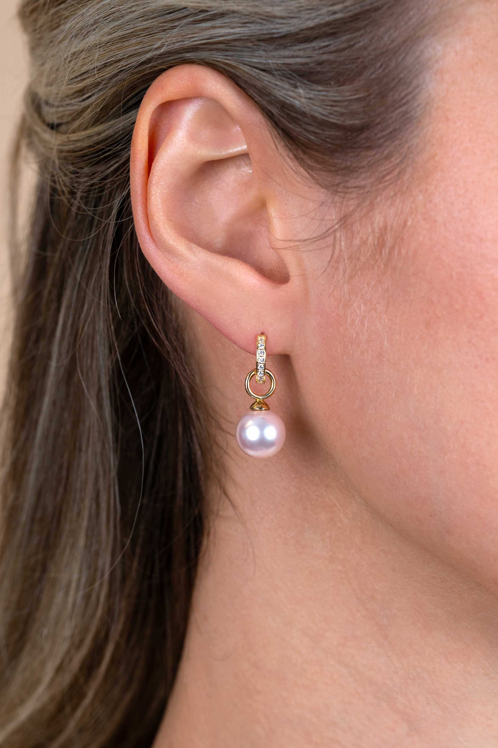 ZINZI GOLD klapcreolen geheel bezet zirc. 11x2mm