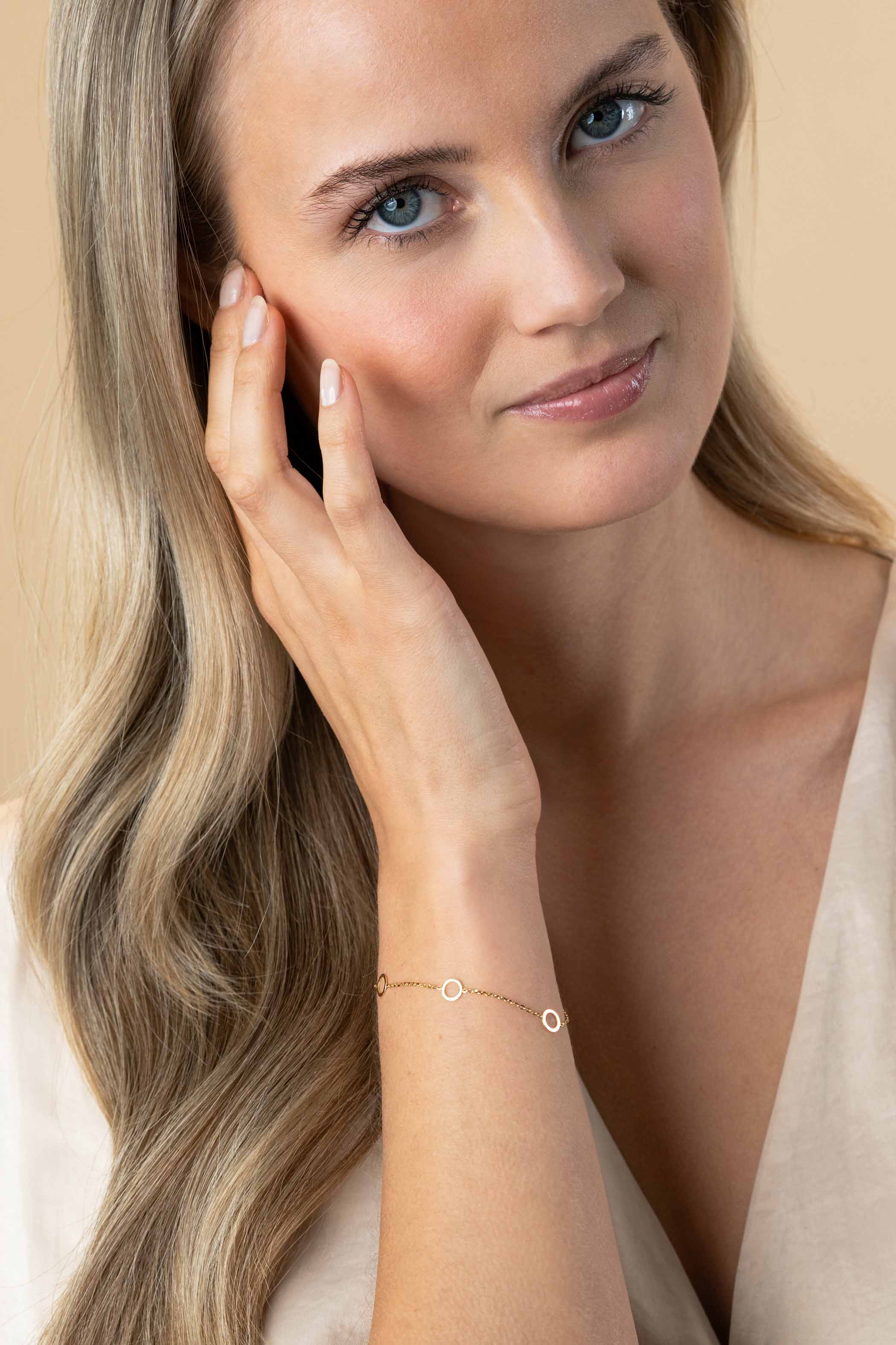 ZINZI GOLD armband met 3 open rondjes