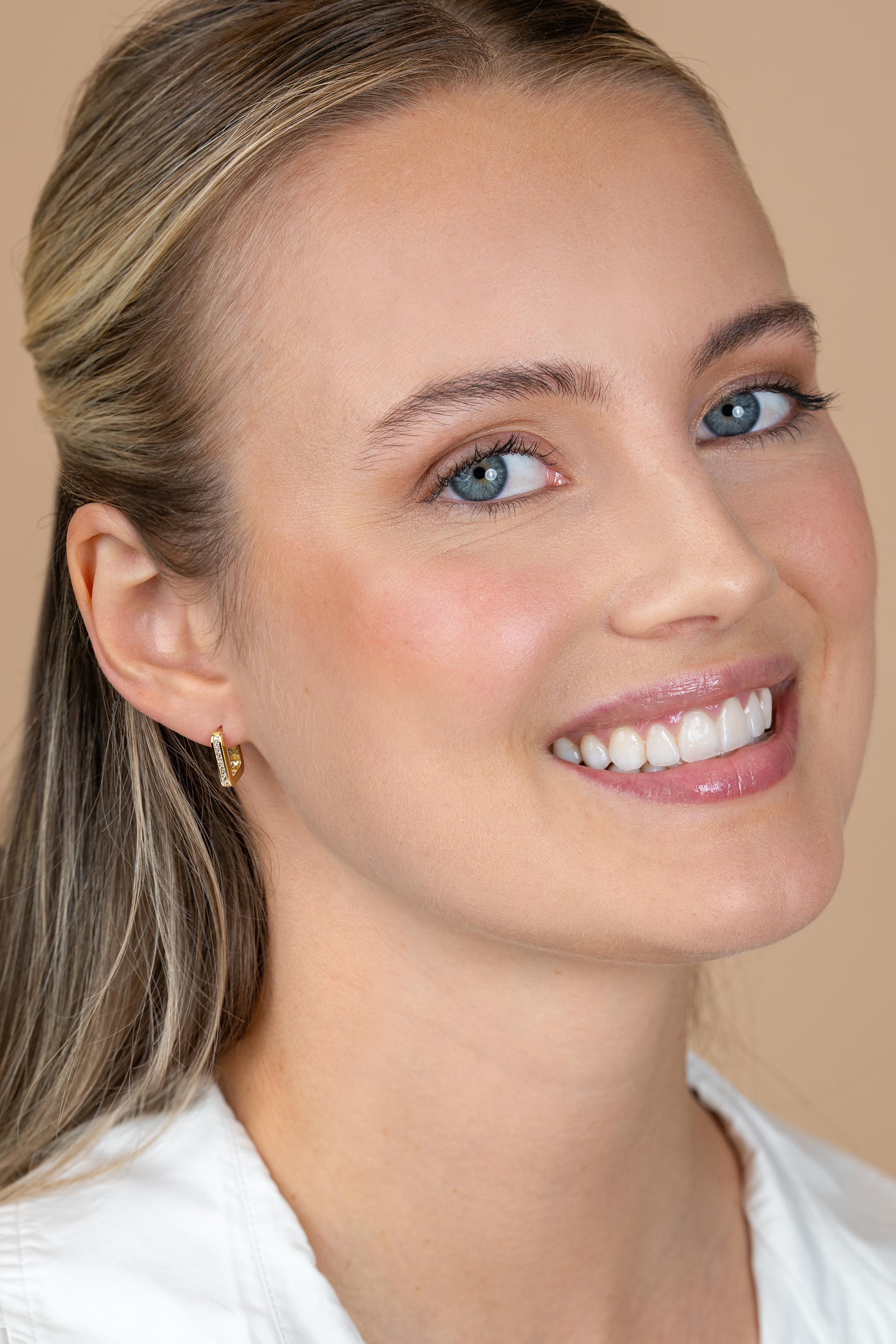 ZINZI GOLD klapcreolen rechthoek vk.buis zirconia's