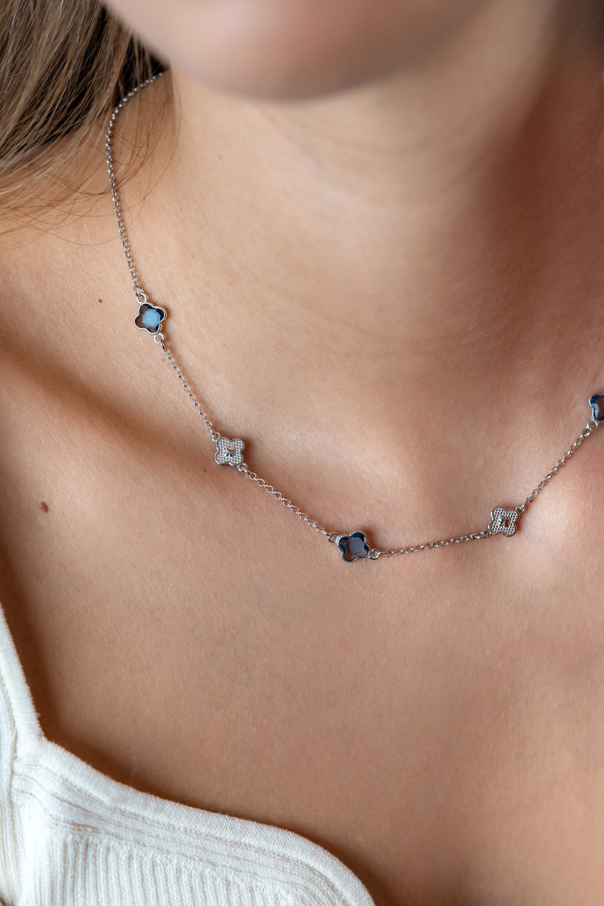 ZINZI zlv. collier met klaver blauw zric.