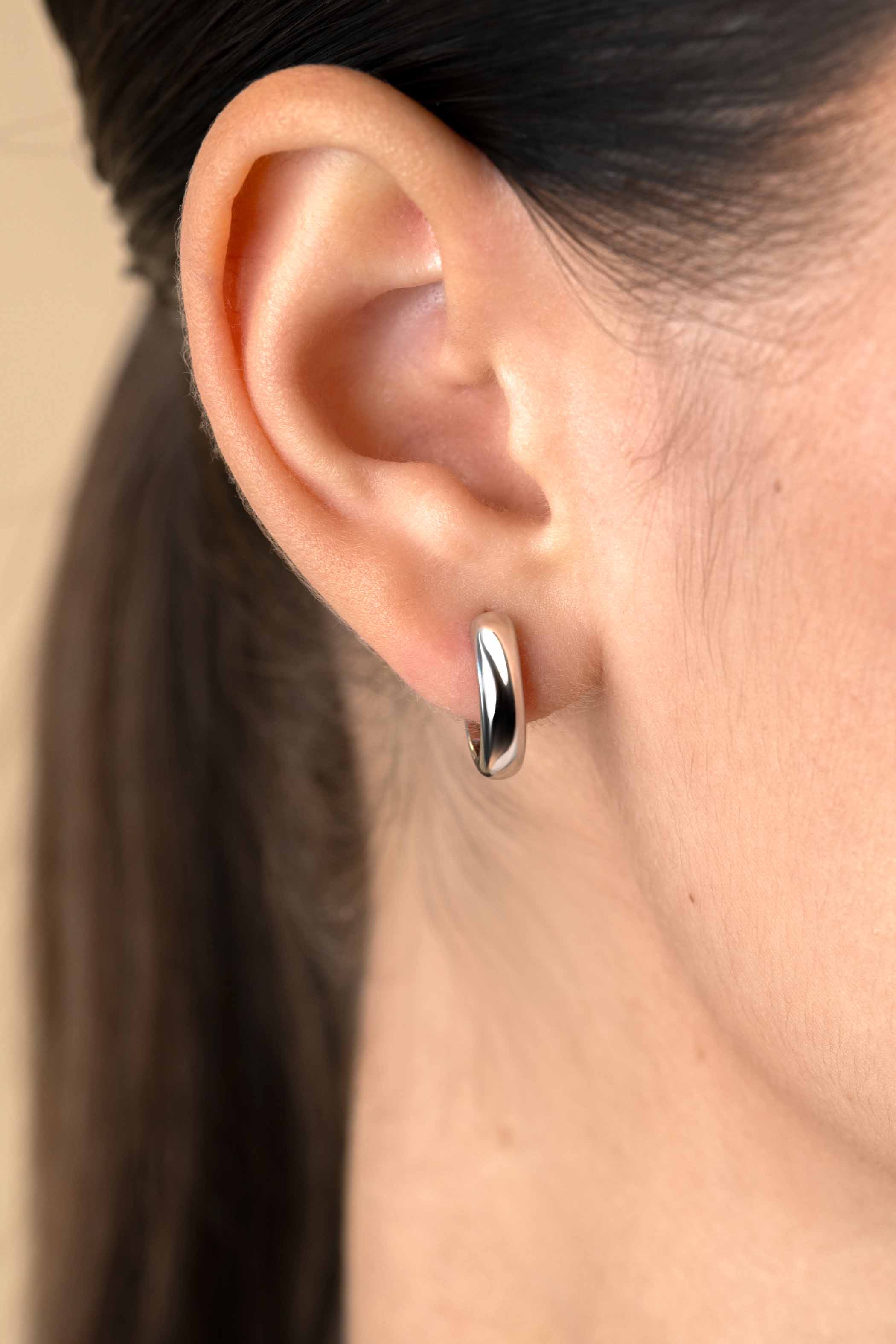 ZINZI zlv. oorringen half rond 14.5x4mm