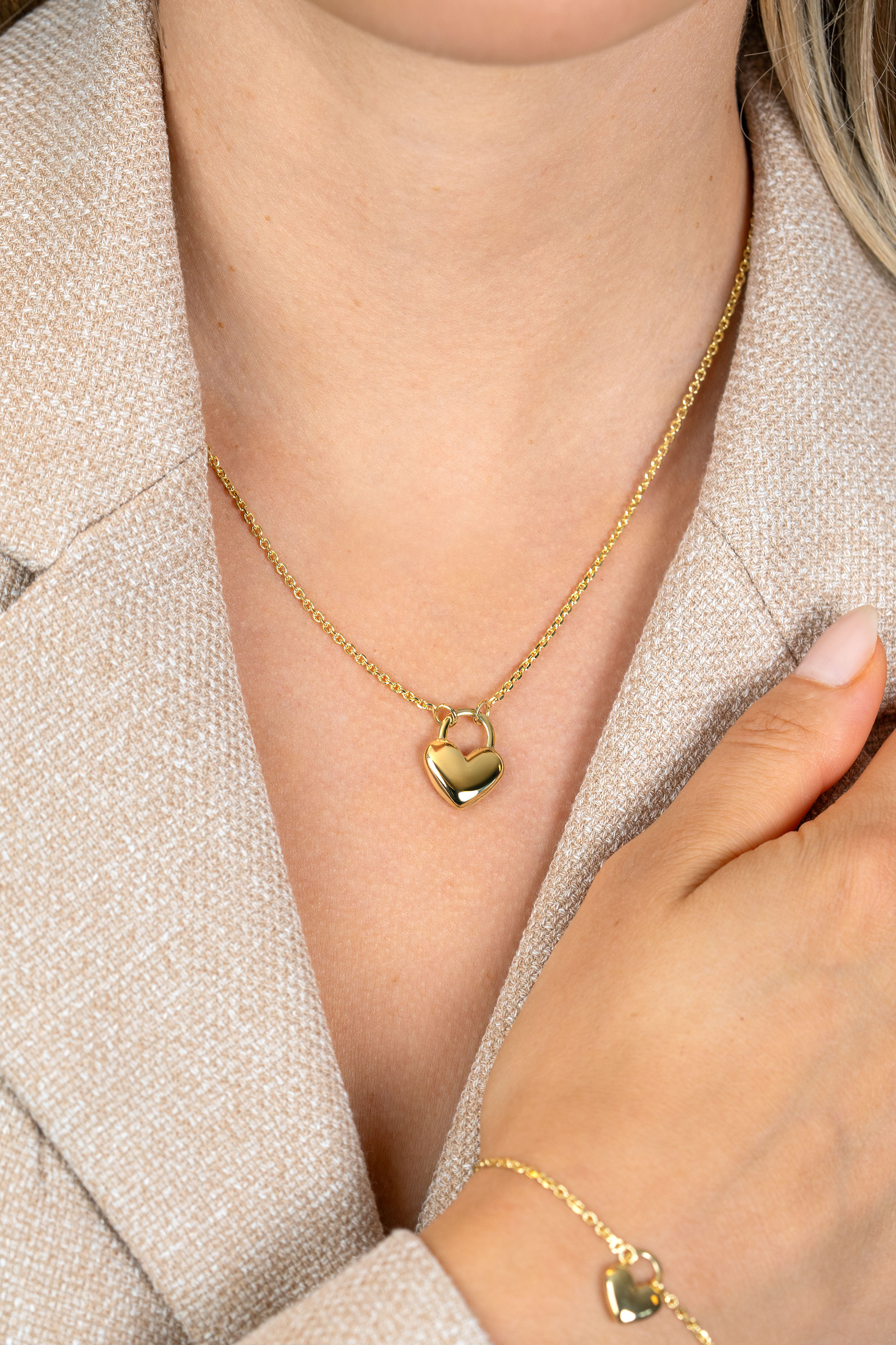 ZINZI vergoldete Silber Gliederkette mit herzförmigem Schlossanhänger, 18 mm breit, 42-45 cm ZIC2673G