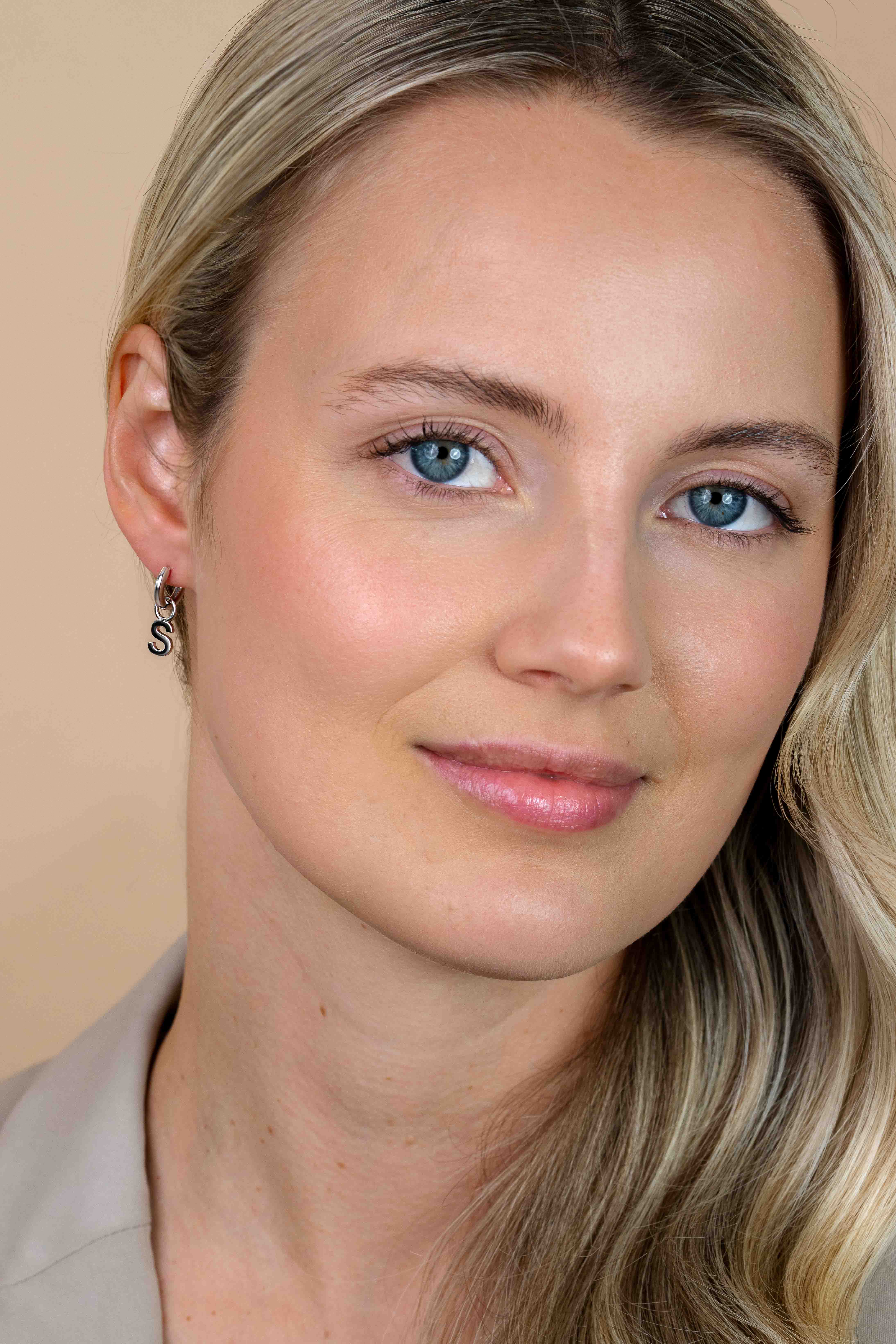 ZINZI silberner Buchstabe Ohranhänger S Preis pro Stück ZICH2144S