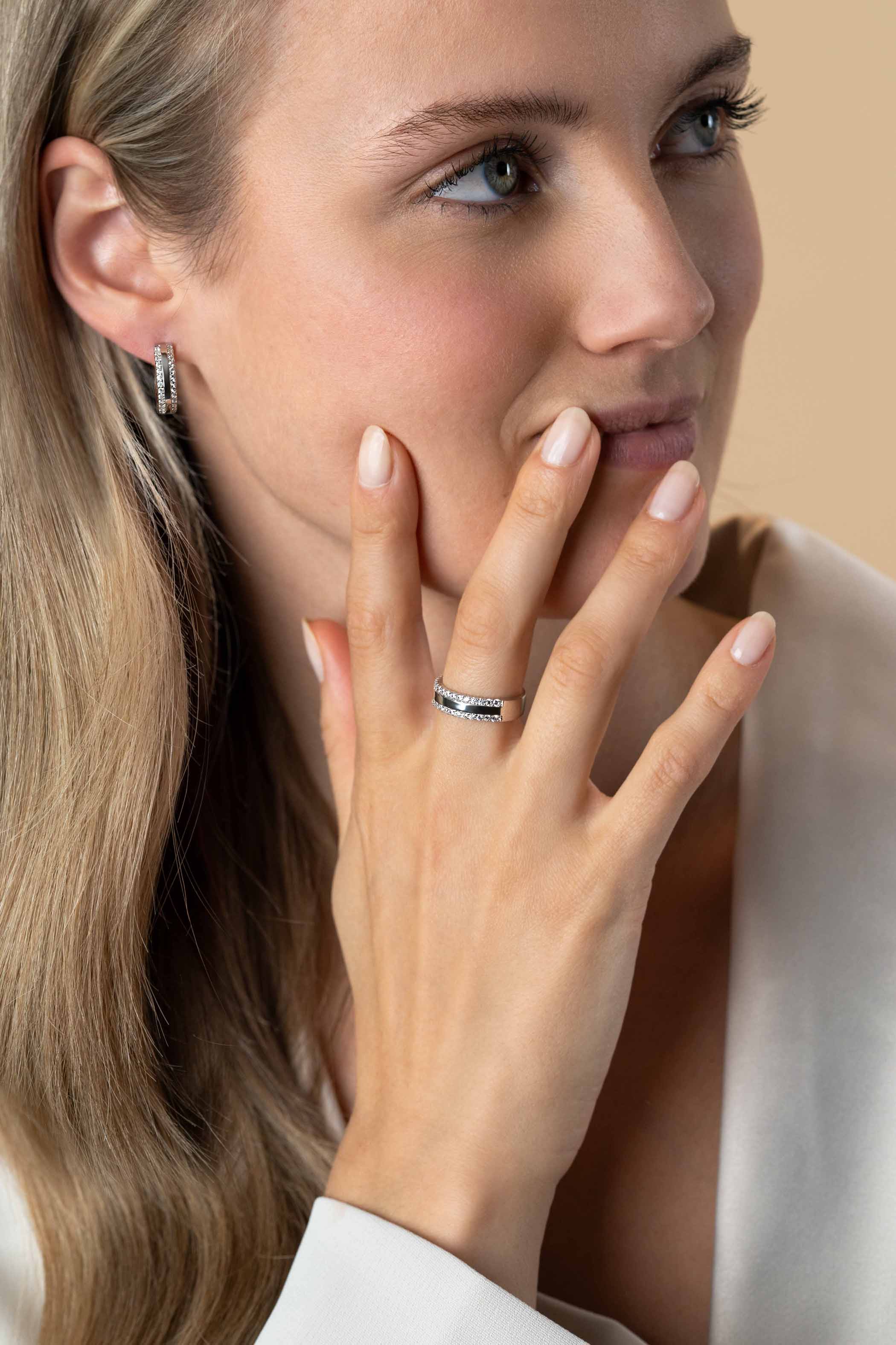 ZINZI zlv. klapcreolen buitenbanen zirconia's 16.5x4