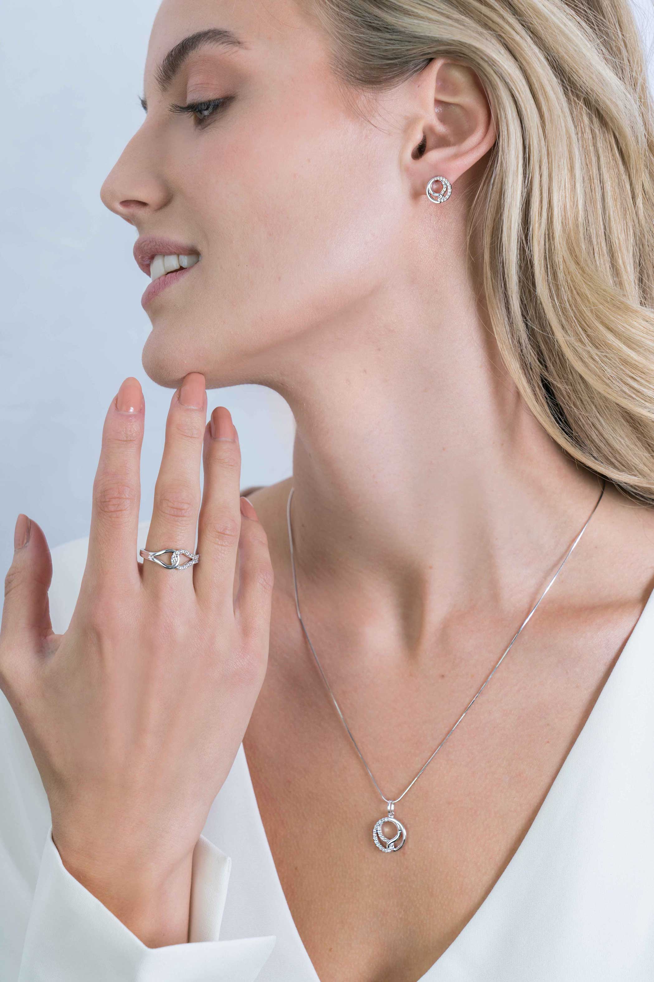 ZINZI silberne Ohrstecker 10mm symbolisiert Verbundenheit  weiße Zirkonias ZIO2119