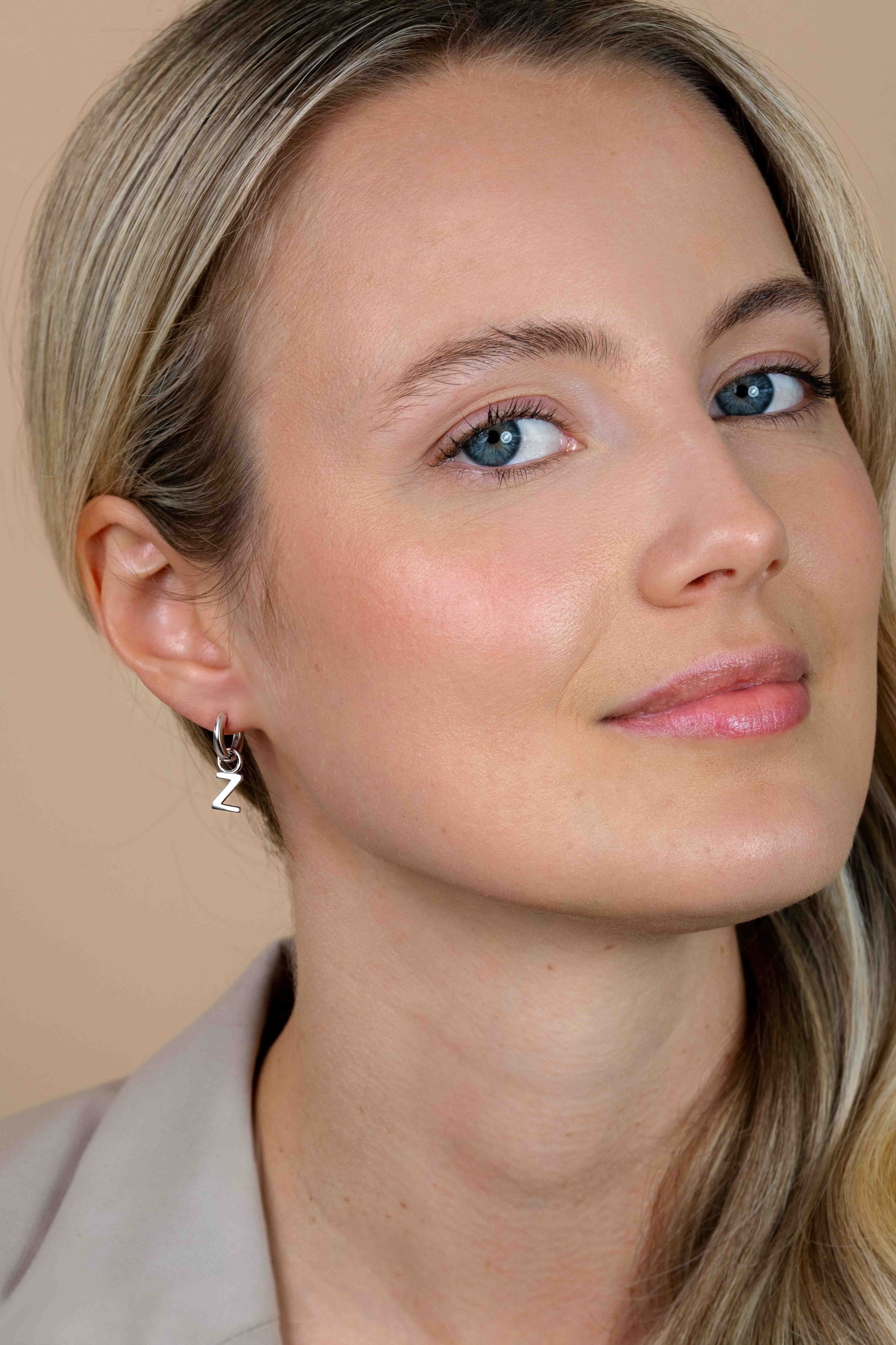 ZINZI silberner Buchstabe Ohranhänger Z Preis pro Stück ZICH2144Z