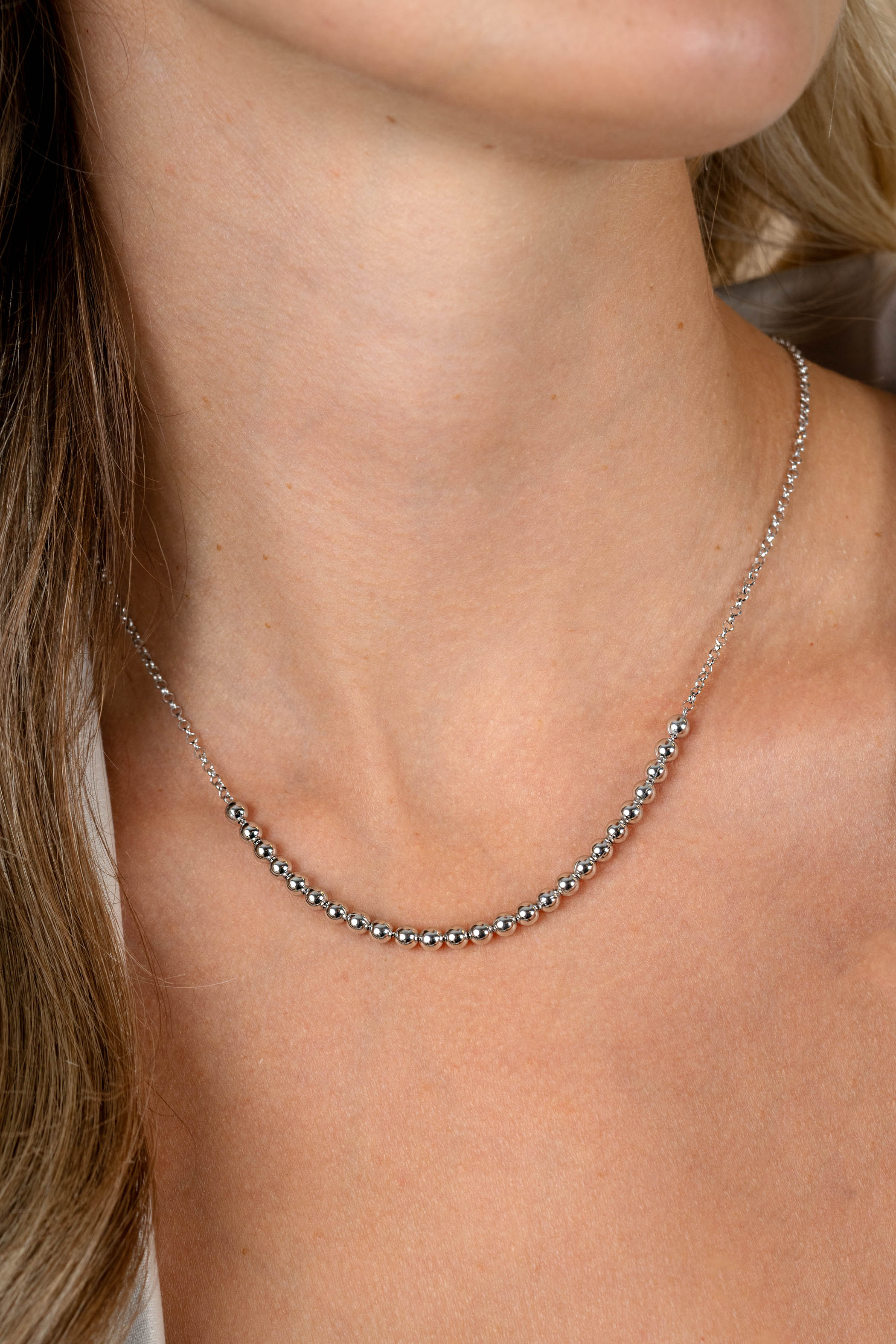 ZINZI Silberkette mit Kugelgliedern in der Mitte, 4 mm breit, 42-45 cm ZIC2659