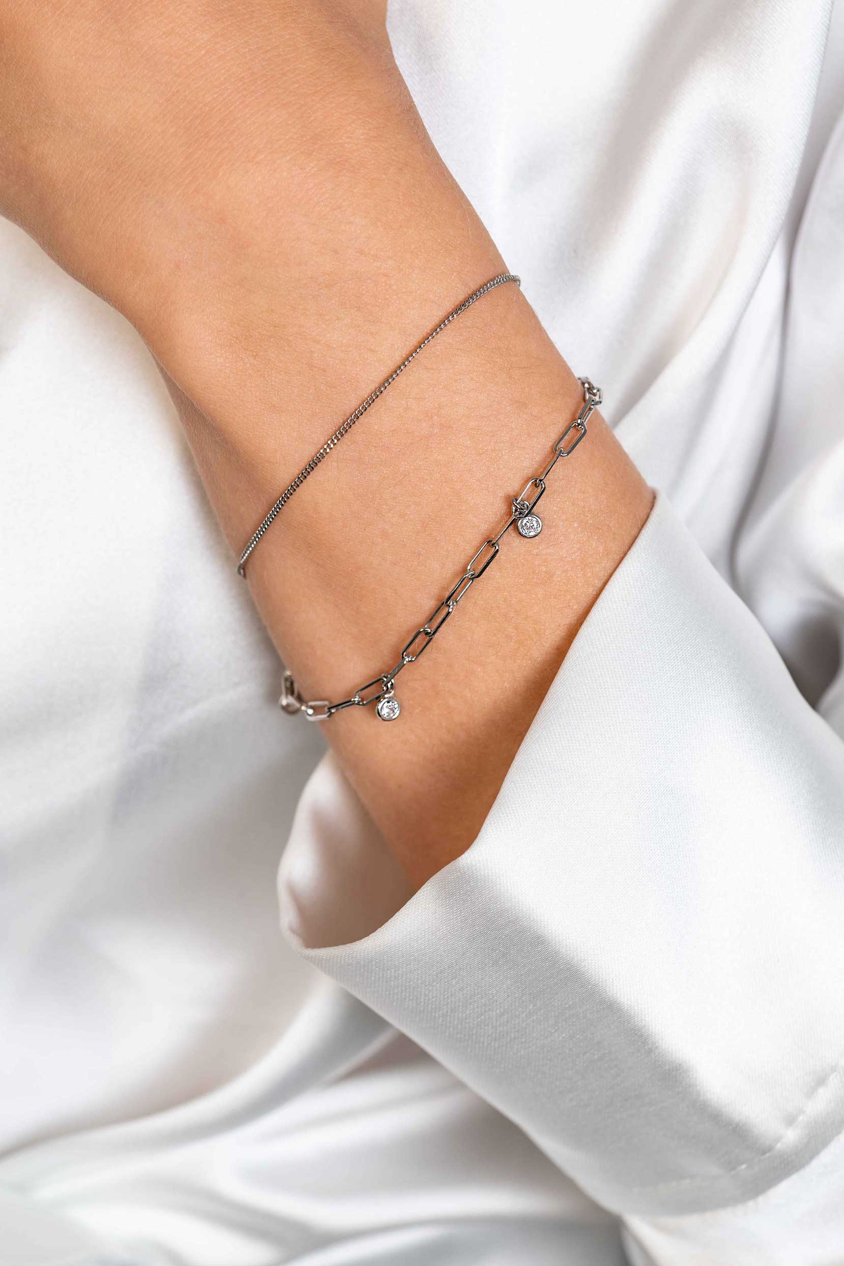 ZINZI zlv.armband 2rij grmt/papercilp zirc.hangertjes