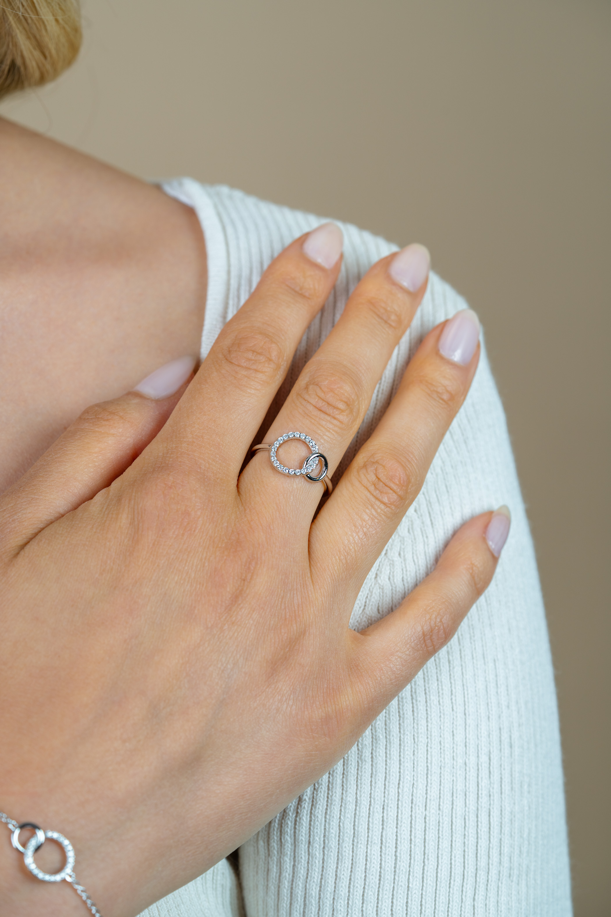 "ZINZI silberner Ring 2 runde Fromund verbunden weiß ZIR1782"