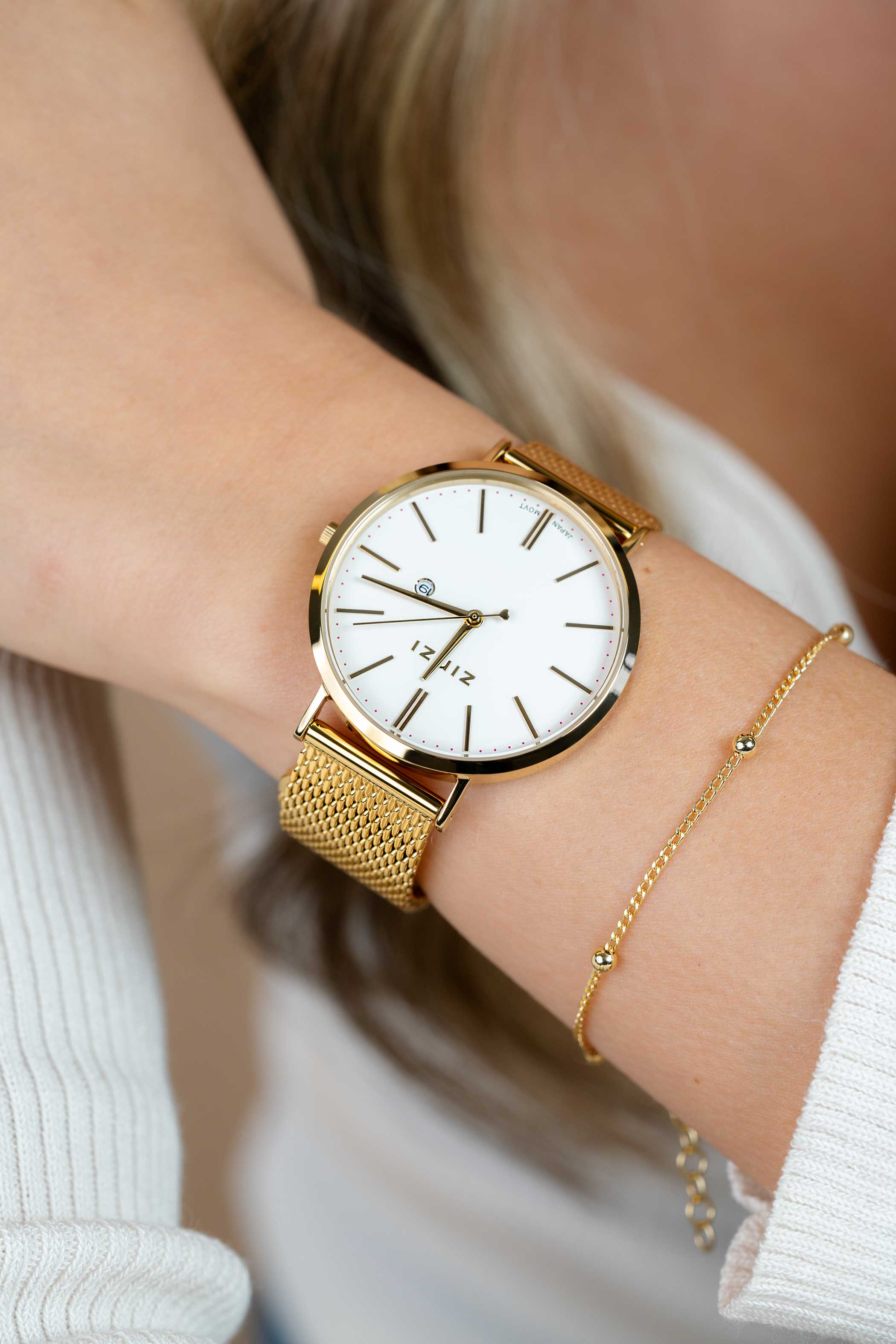 ZINZI Retro Uhr  weißes Zifferblatt und gelbgoldfarbenes Stahlgehäuse  Stahlgitterband gelbgoldfarben 38mm extra dünn ZIW407M