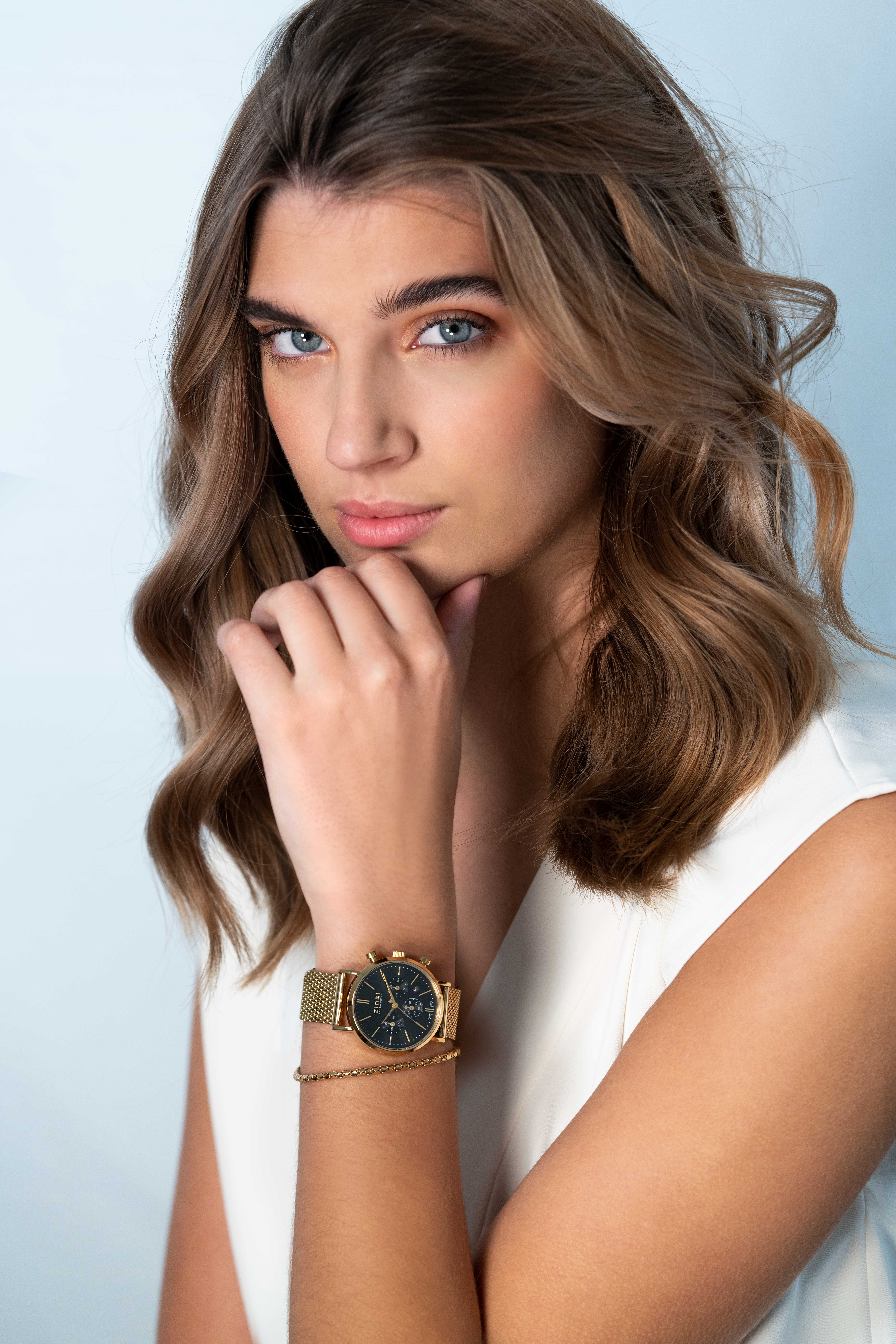 "ZINZI Uhr CHRONOGRAPH 34 mm schwarzes Zifferblatt mit Datum und Chronometern, Gehäuse aus gelbgoldfarbenem Stahl, Armband aus gelbgoldfarbenem Stahlgeflecht 18mm ZIW1543"