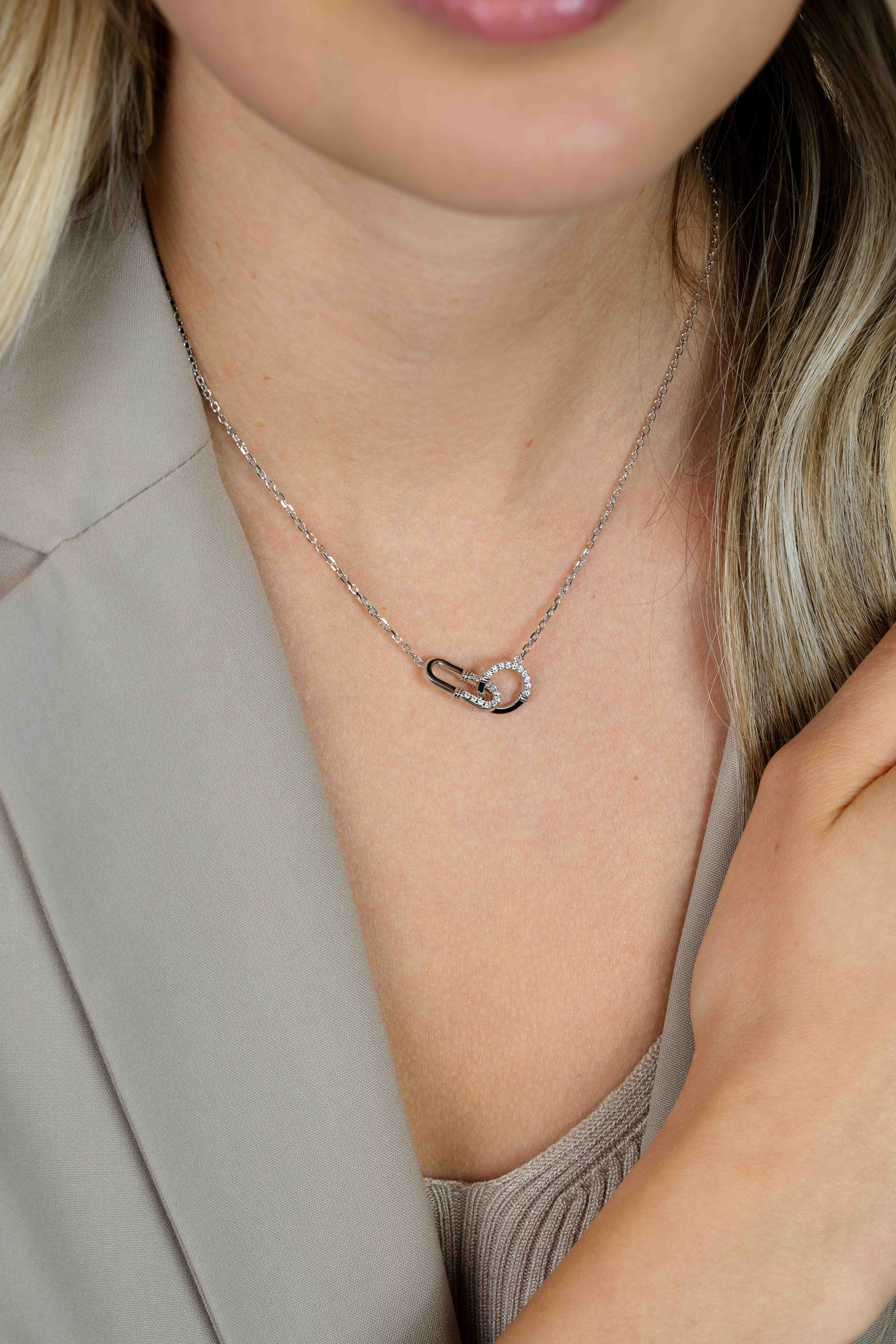 ZINZI zlv. collier verbonden rond/ovaal half zirc.