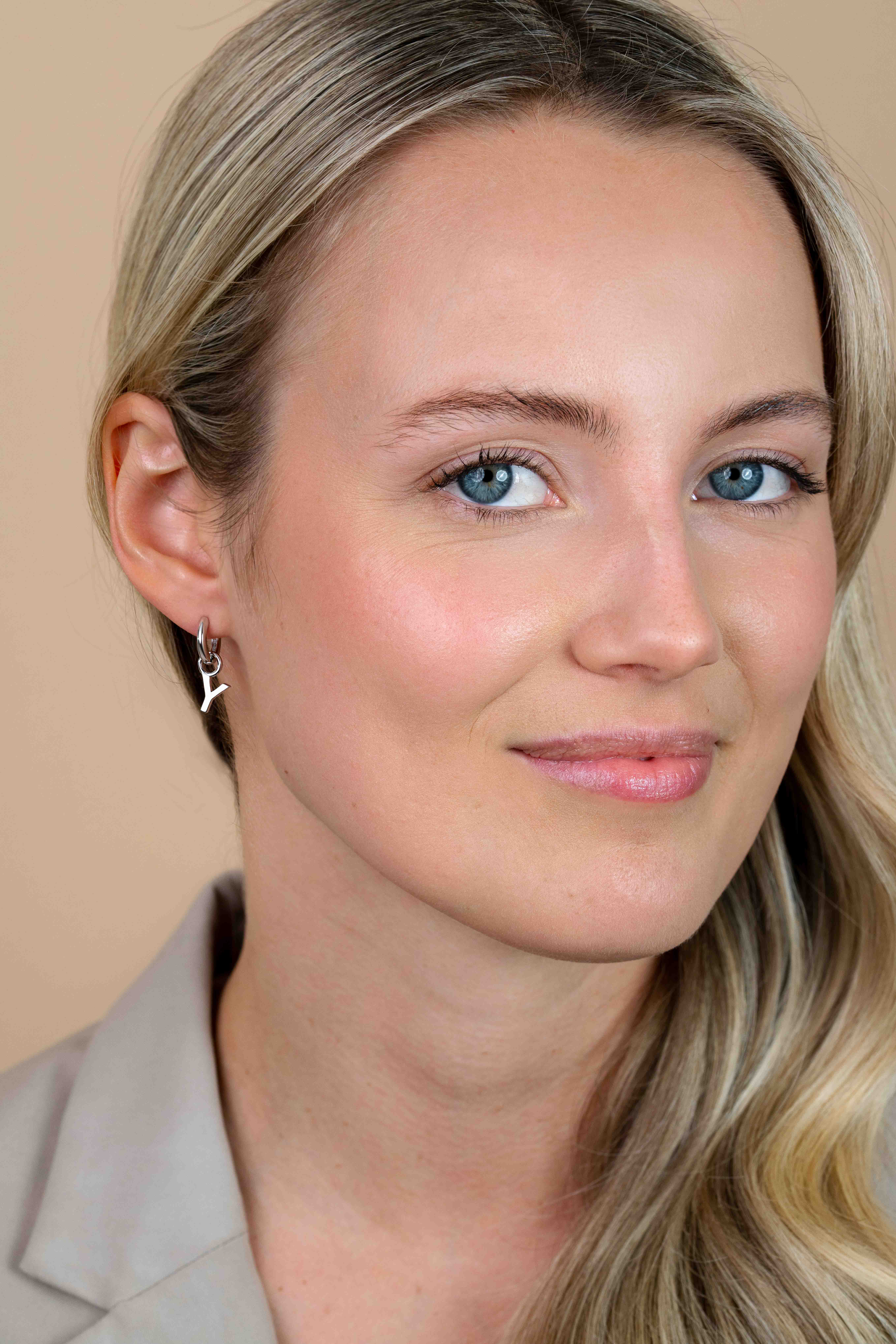 ZINZI silberner Buchstabe Ohranhänger Y Preis pro Stück ZICH2144Y