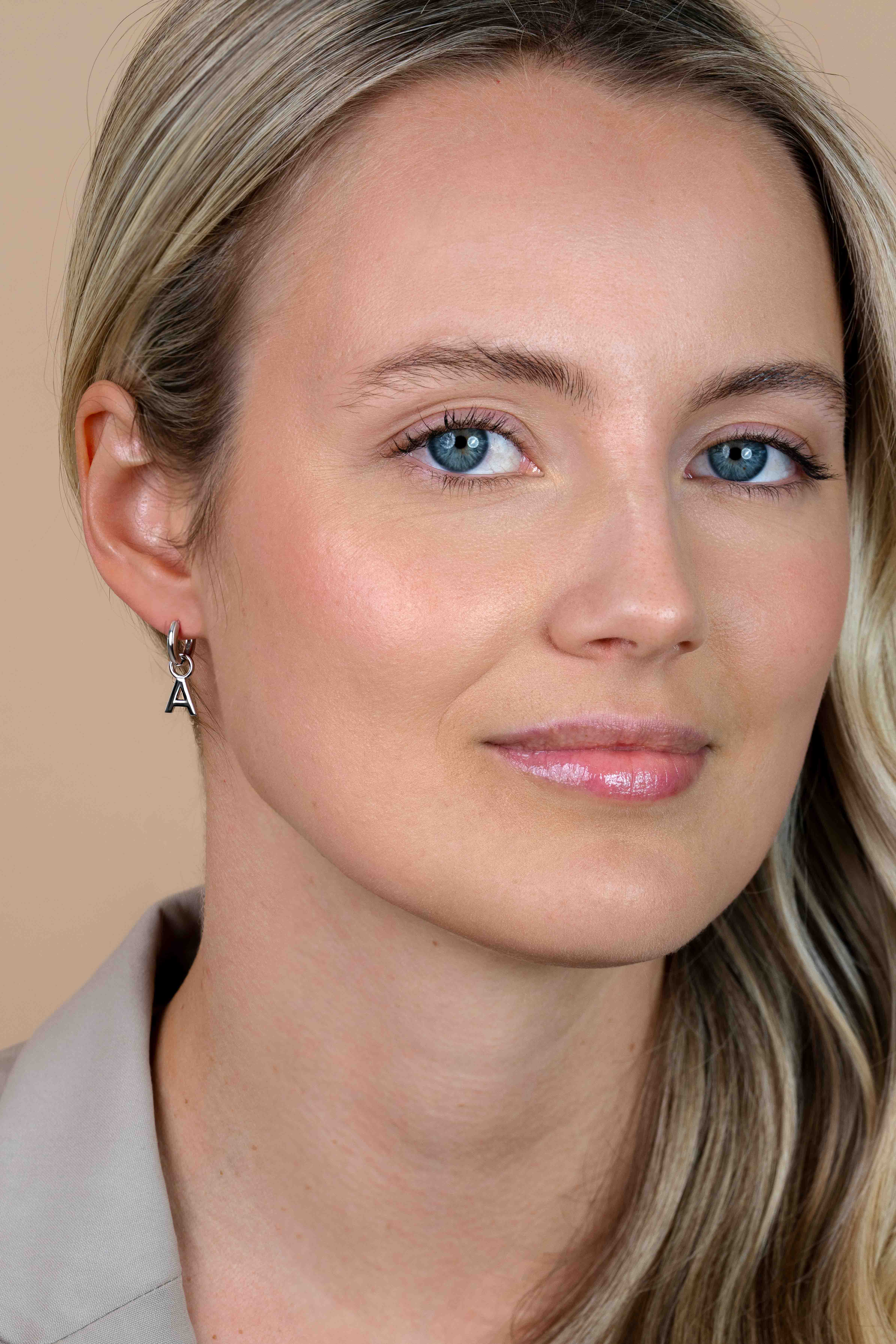 ZINZI silberner Buchstabe Ohranhänger A Preis pro Stück ZICH2144A