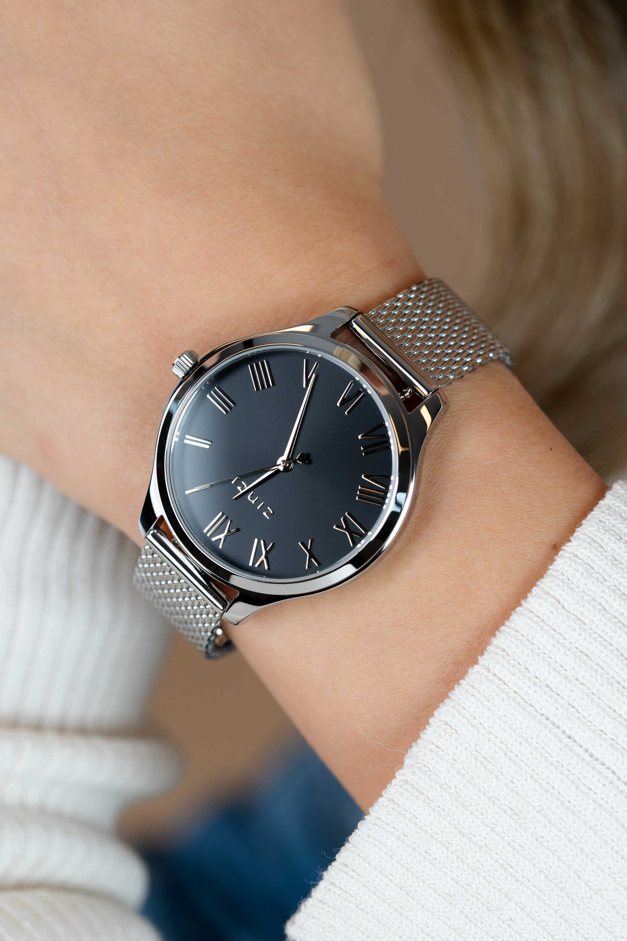 ZINZI Uhr JULIA 34 mm schwarzes Zifferblatt römische Ziffern Stahlgehäuse und Mesh-Armband ZIW1101M