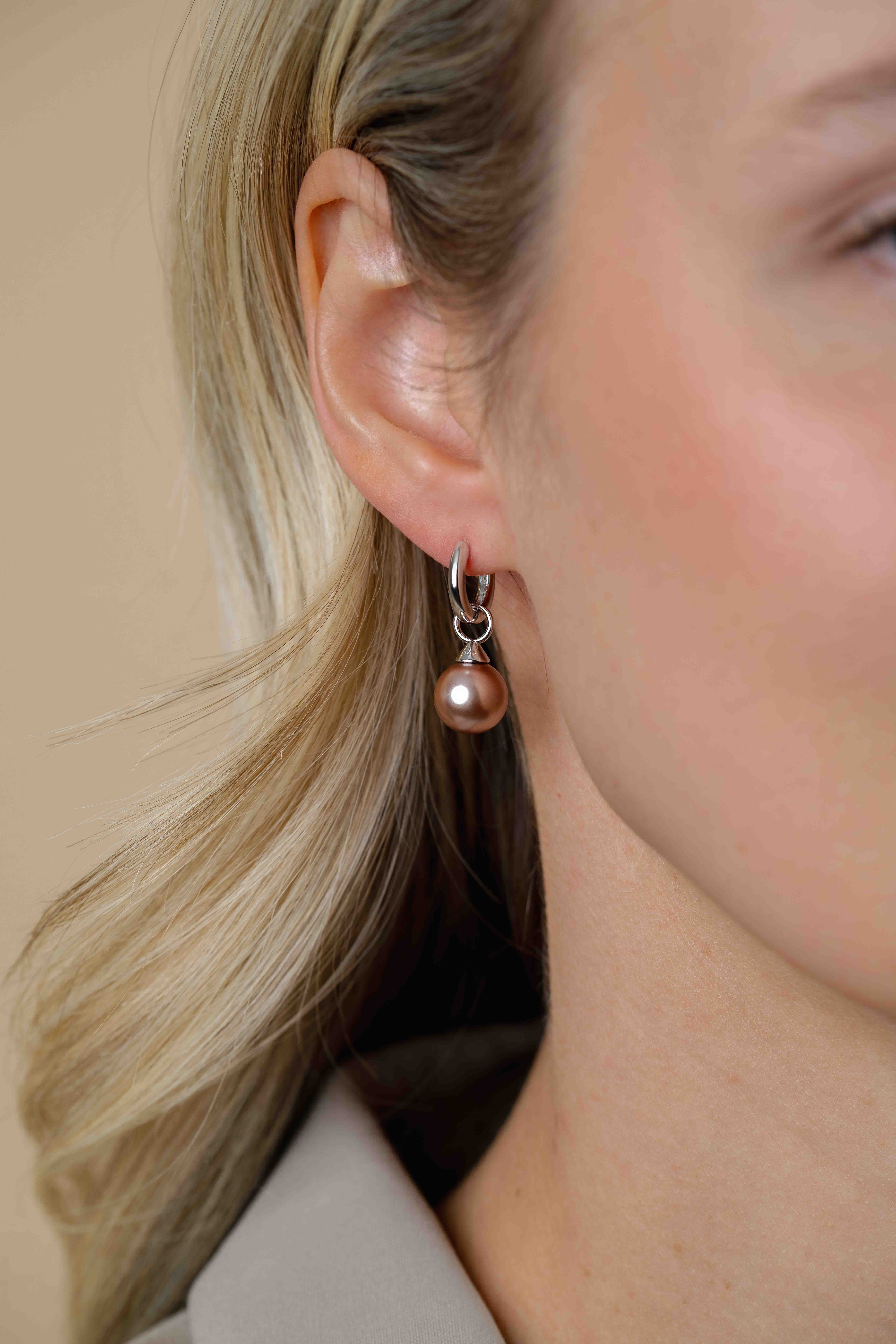 ZINZI silberne Ohrhänger Perle rund champagner 10mm ZICH266C