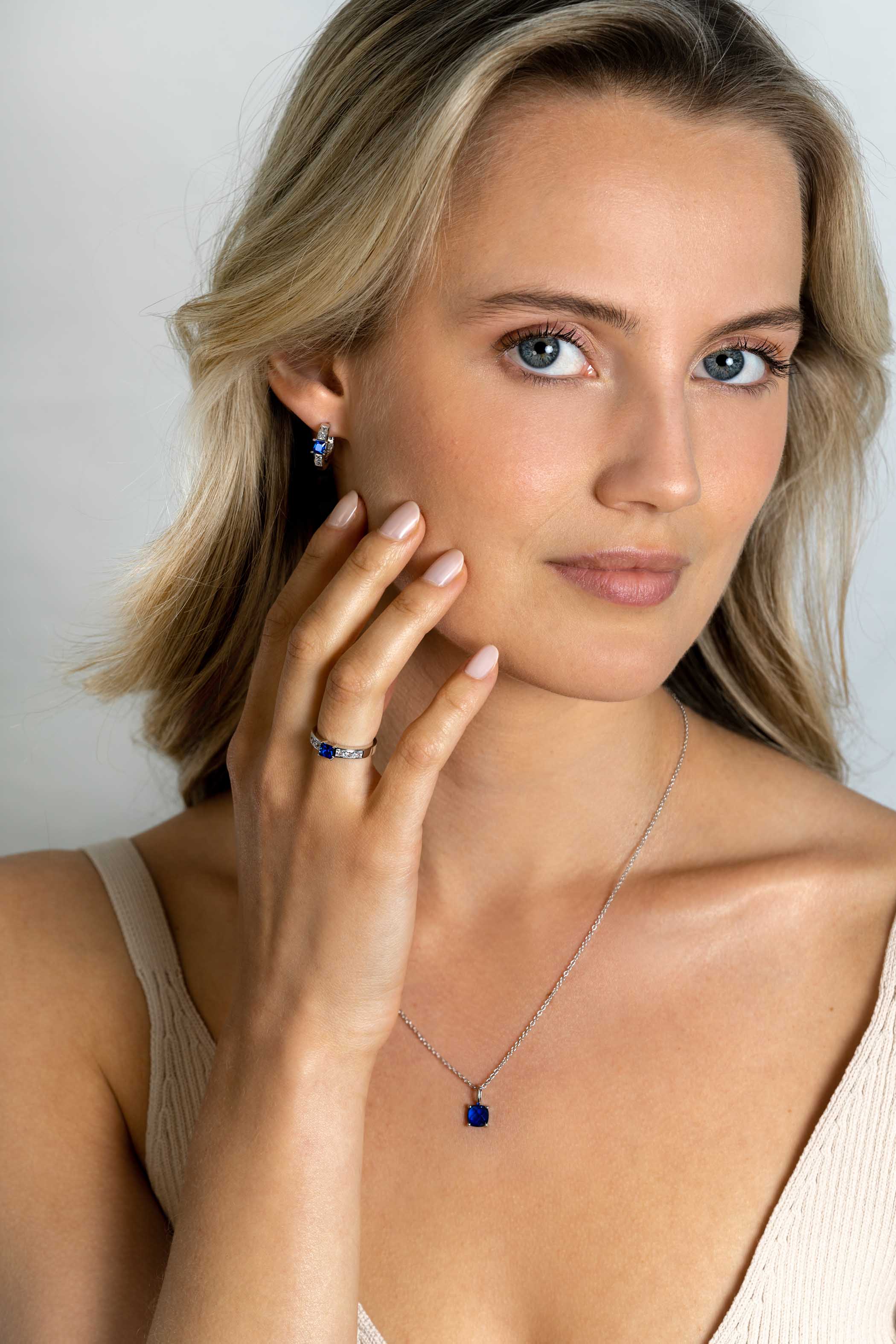 ZINZI zlv. ring prinses blauw en wit zirc. mt.60