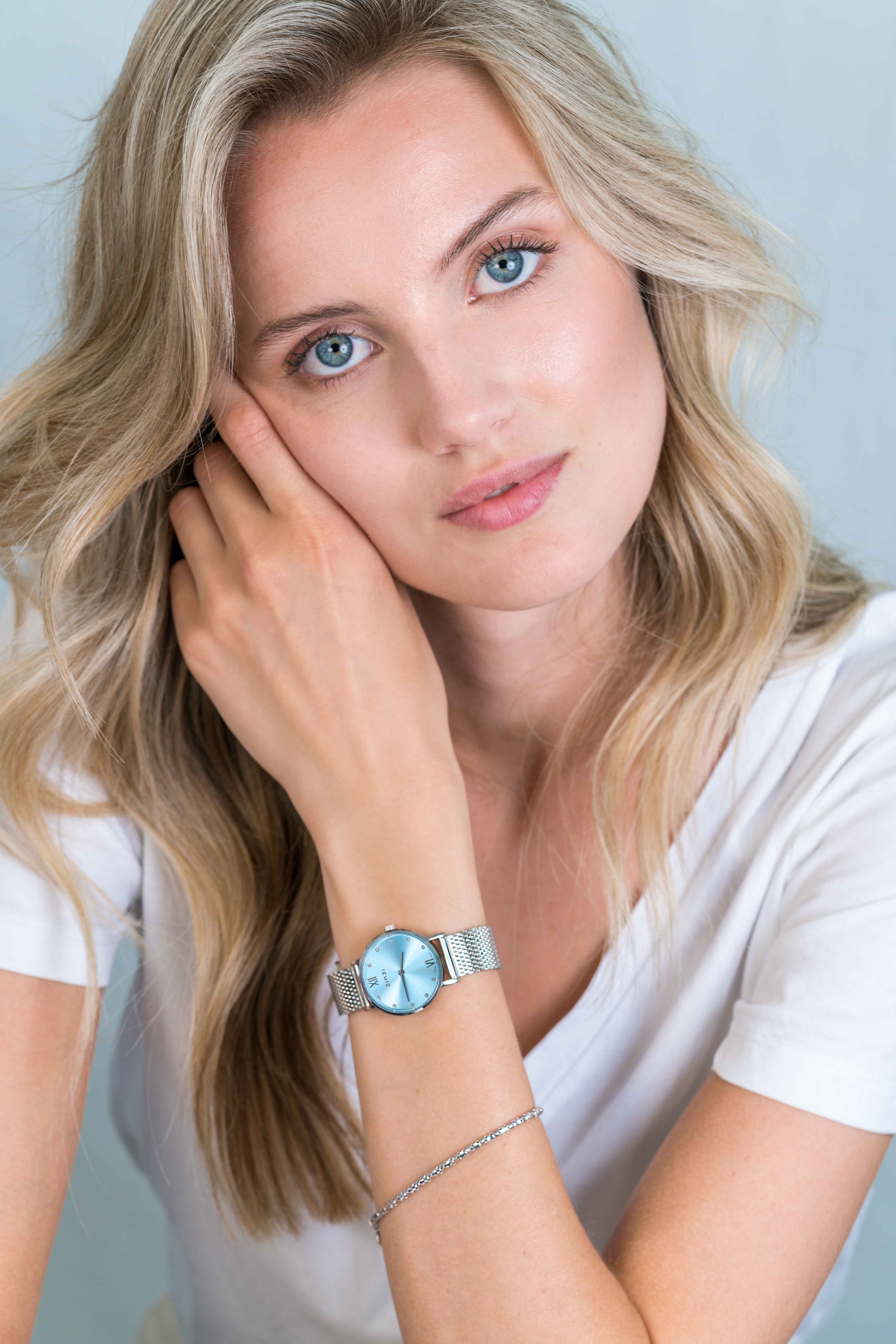 "ZINZI Lady Crystal Uhr ice blue Zifferblatt und Gehäuse Stahlgitterband,  weißen Kristallen bei der Stundenanzeige, 28mm extra dünn ZIW645M"