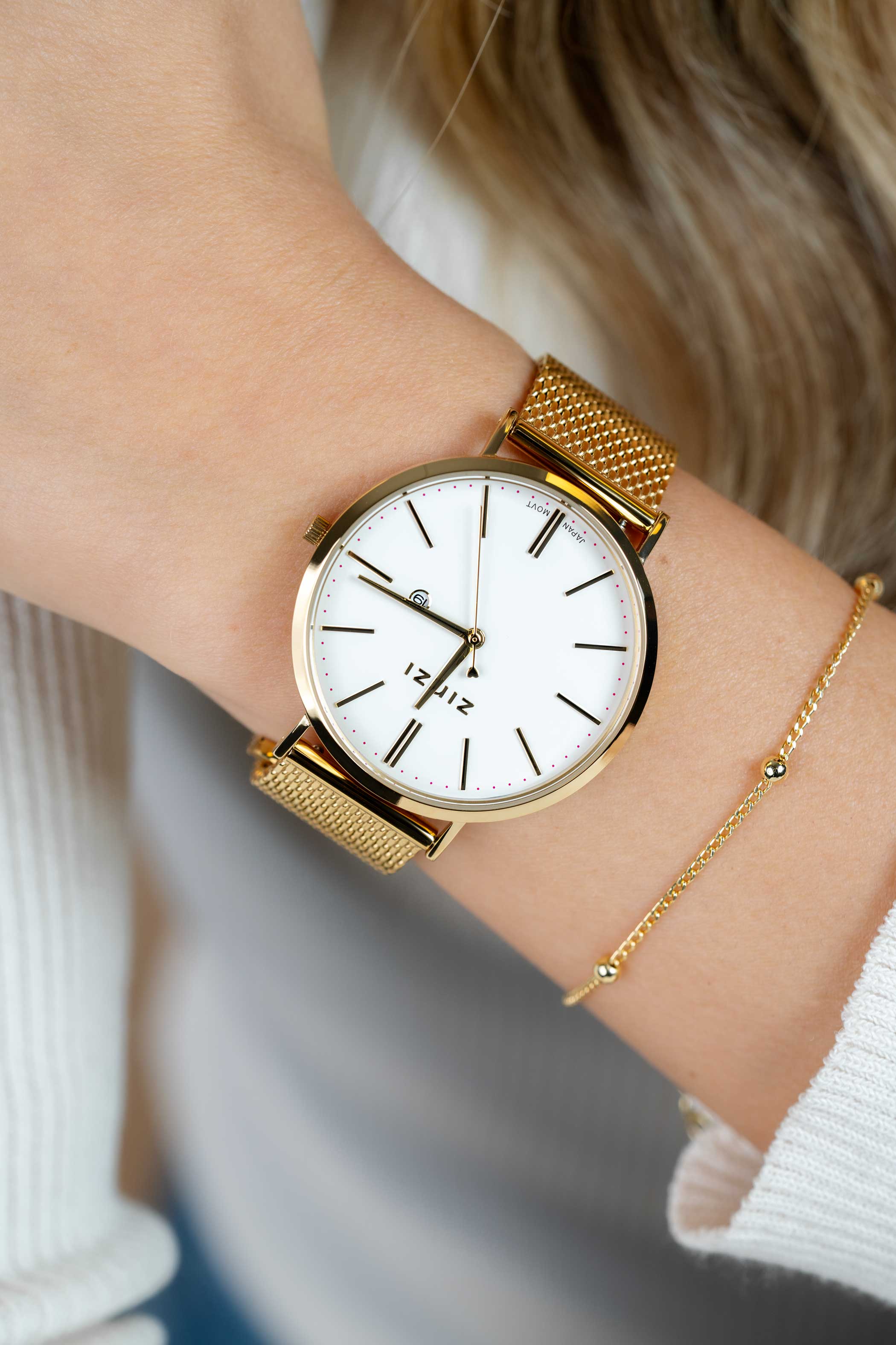 ZINZI Retro Uhr  weißes Zifferblatt und gelbgoldfarbenes Stahlgehäuse  Stahlgitterband gelbgoldfarben 38mm extra dünn ZIW407M