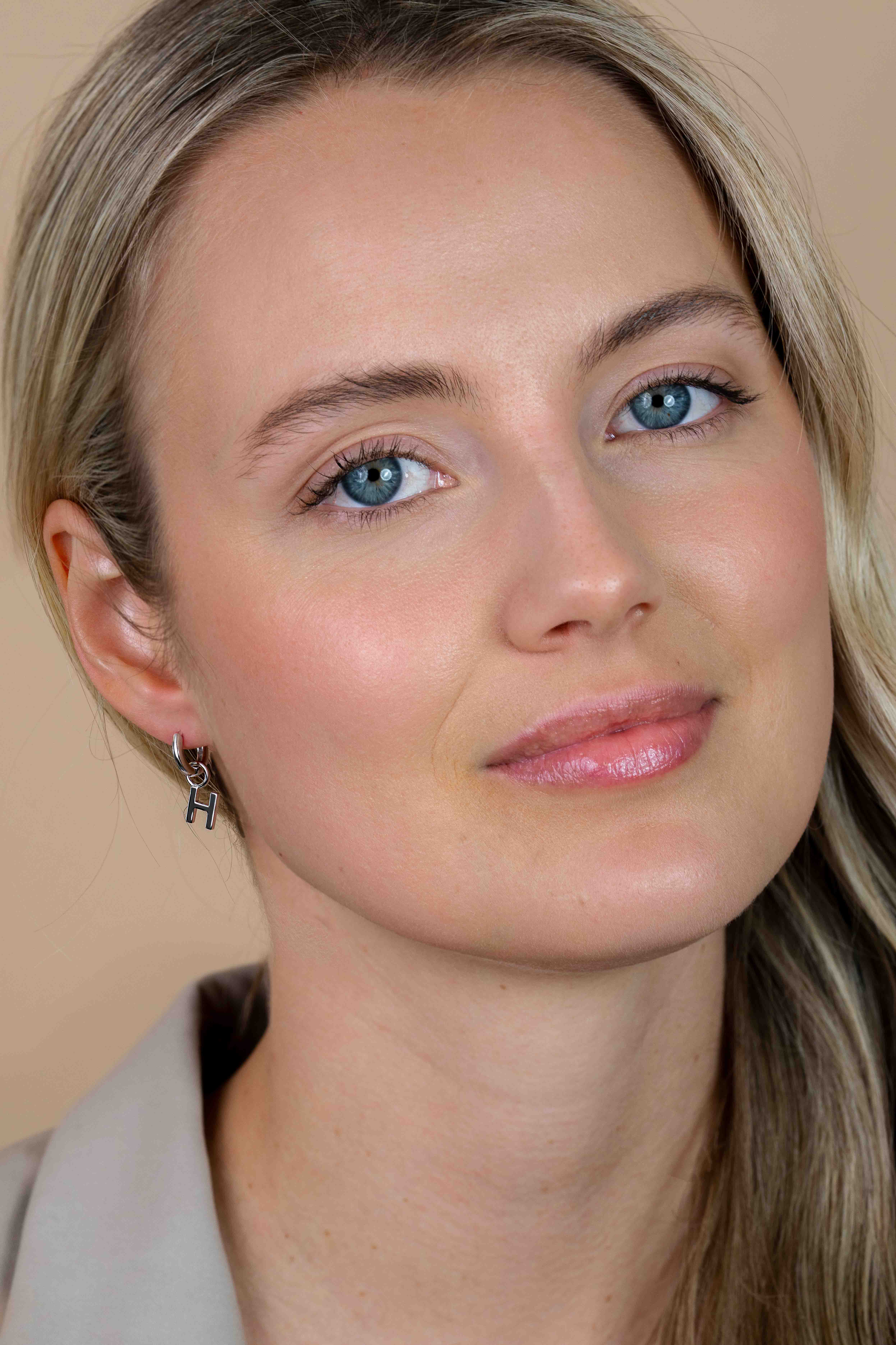 ZINZI silberner Buchstabe Ohranhänger H Preis pro Stück ZICH2144H