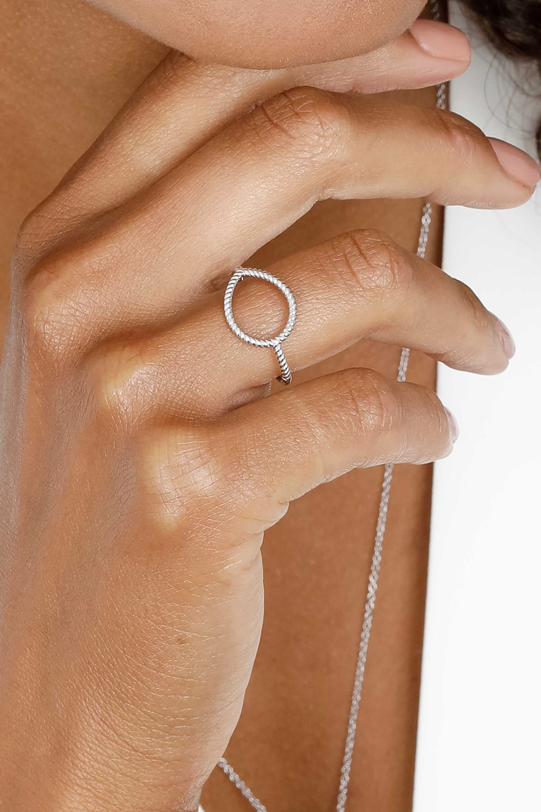 ZINZI silberner Ring Tropfenform ZIR2046