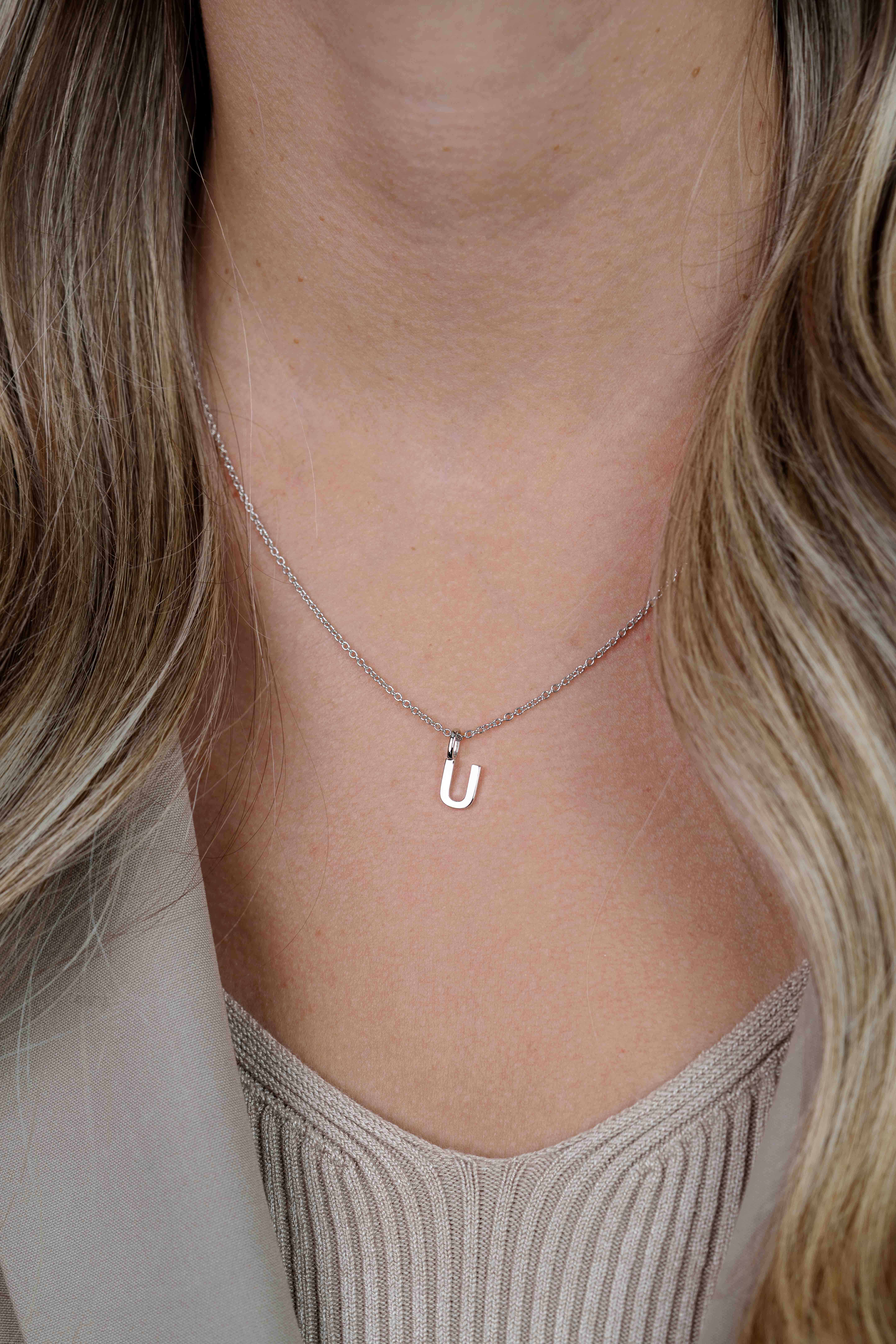 ZINZI silberner Buchstaben Anhänger U ZIH2140U