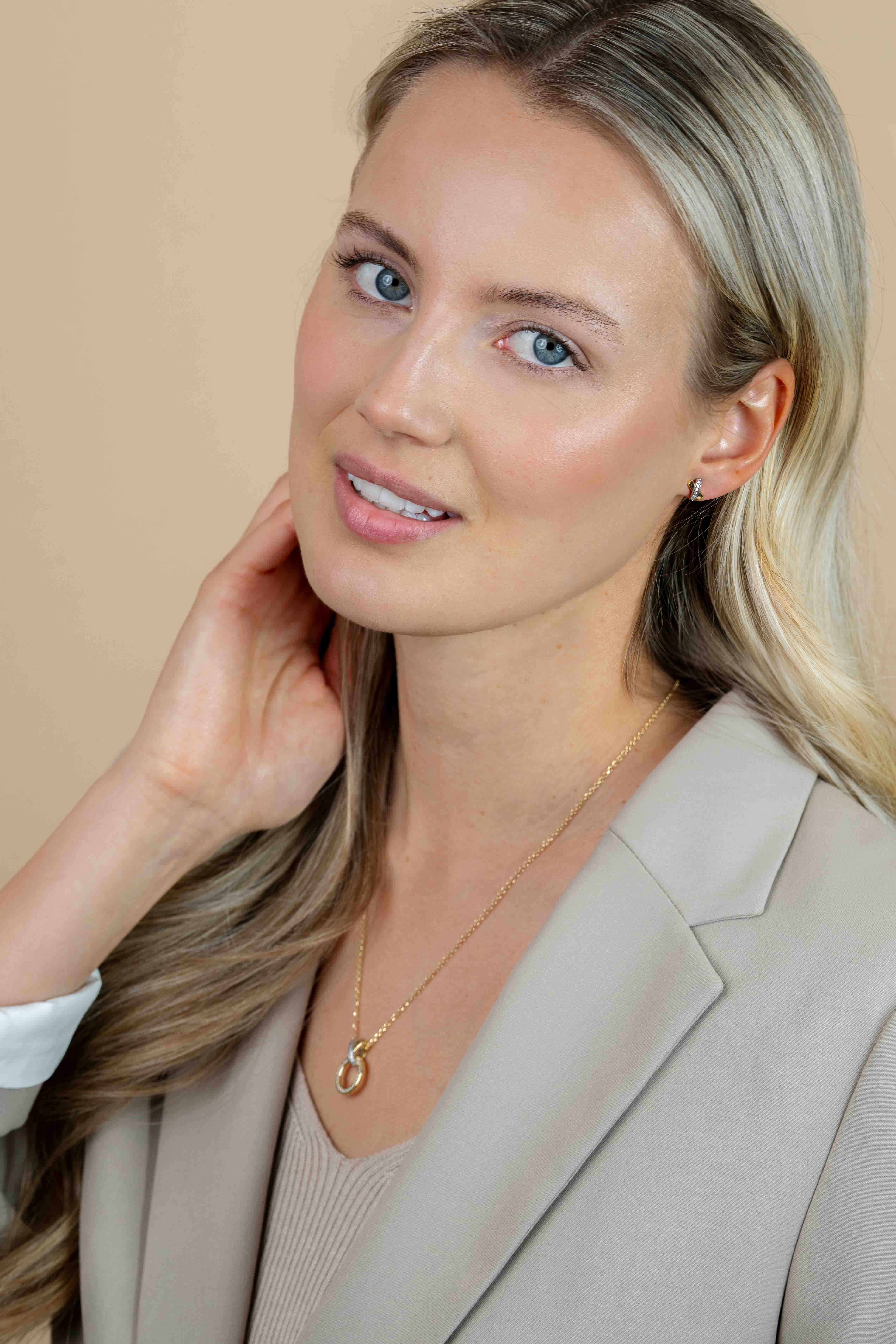 ZINZI silberne Ohrstecker gelbvergoldet überkreuz weiß ZIO1816Y