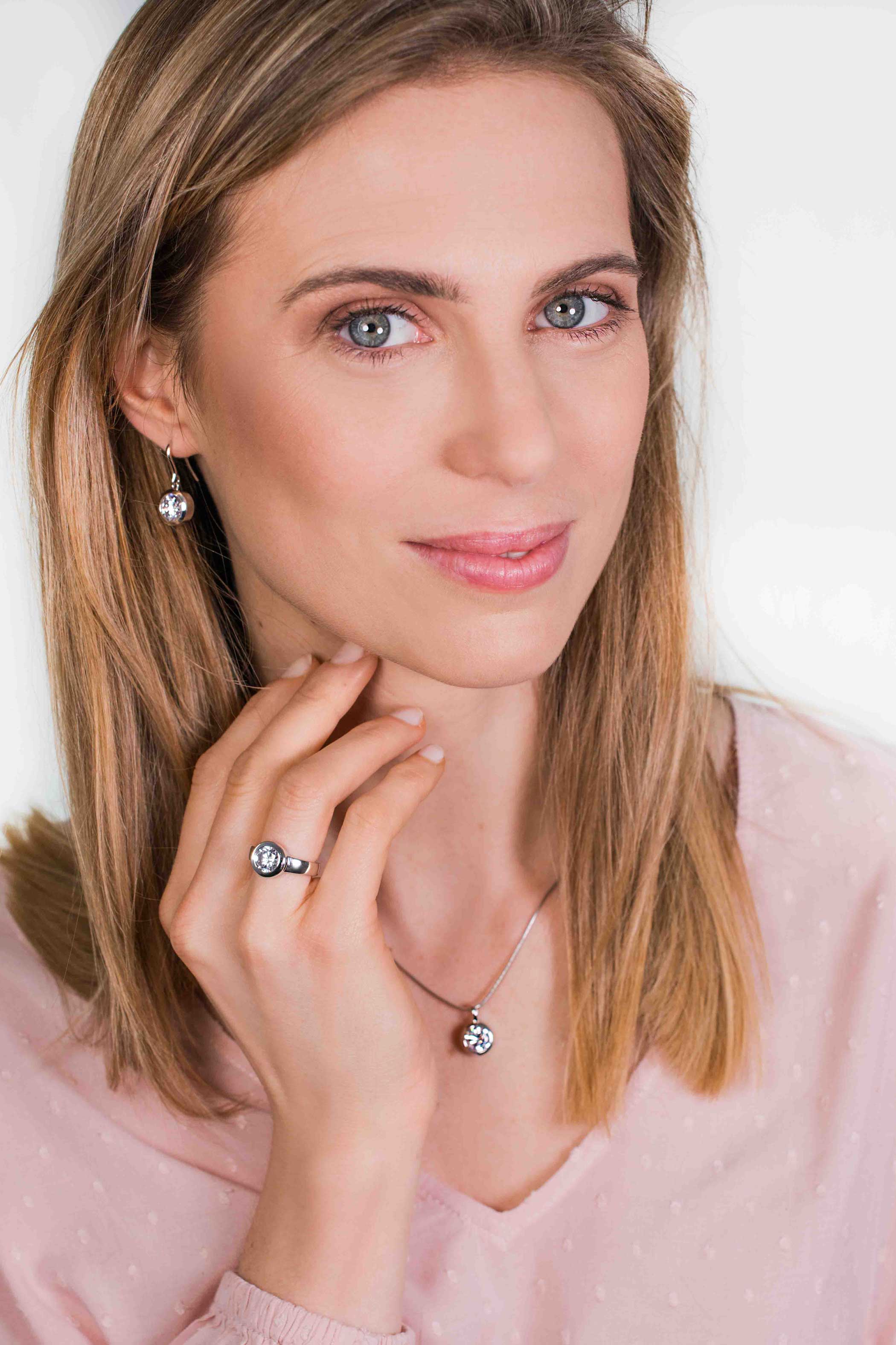 ZINZI silberner Anhänger 17mm rund  weiße Zirkonia ZIH1