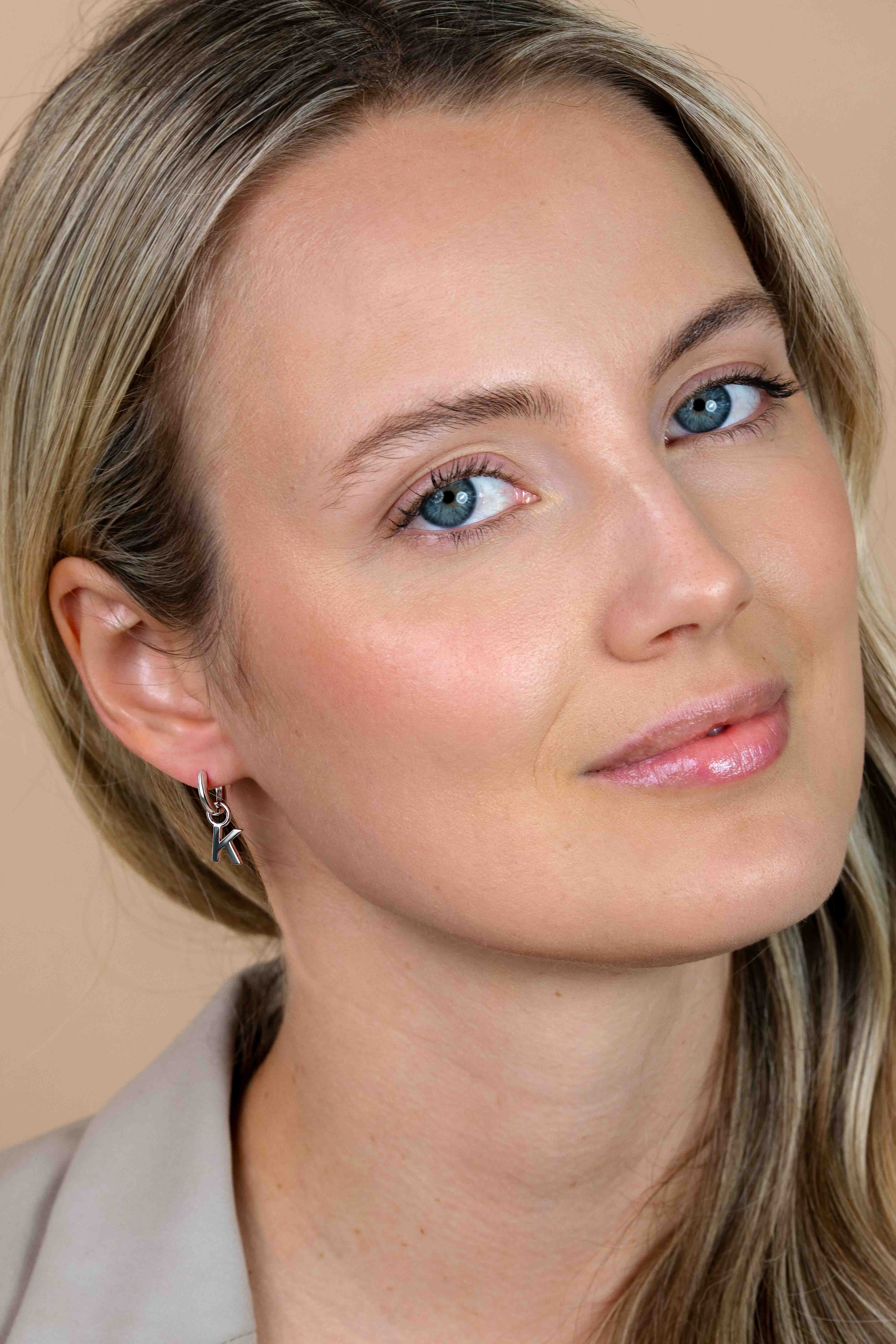 ZINZI silberner Buchstabe Ohranhänger K Preis pro Stück ZICH2144K