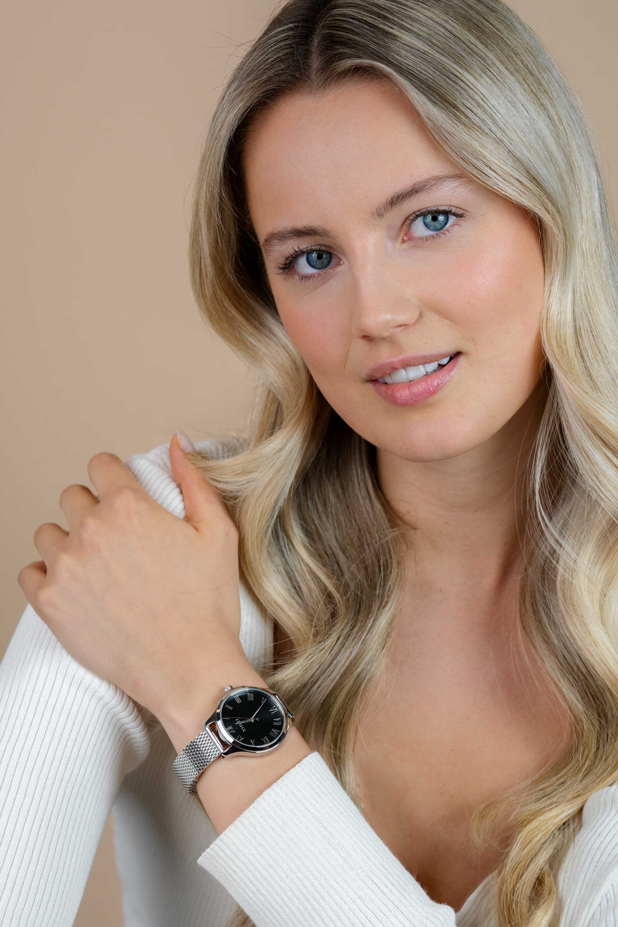 ZINZI Uhr JULIA 34 mm schwarzes Zifferblatt römische Ziffern Stahlgehäuse und Mesh-Armband ZIW1101M