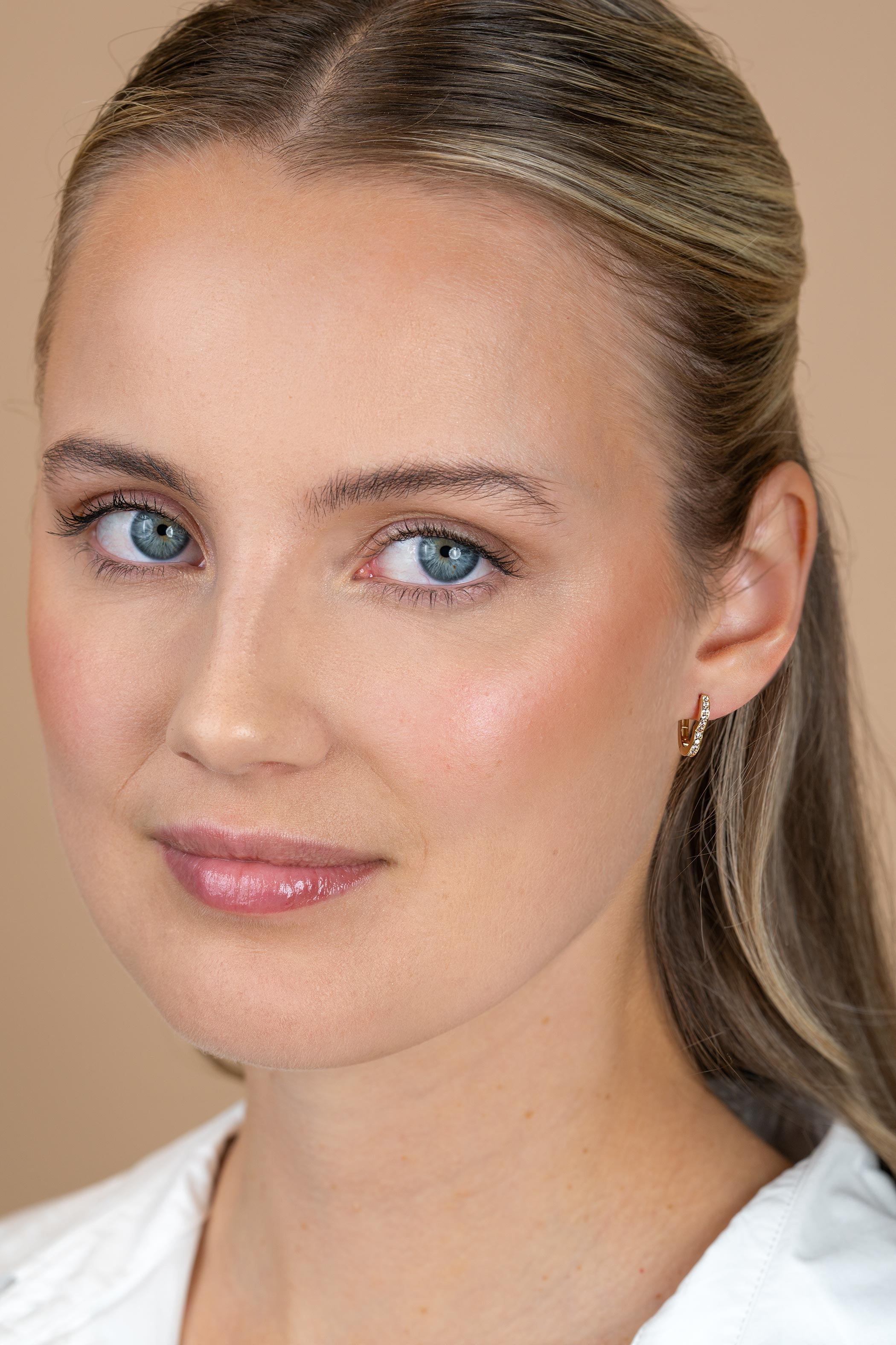 ZINZI GOLD klapcreolen in hartvorm zirconia's 15x2