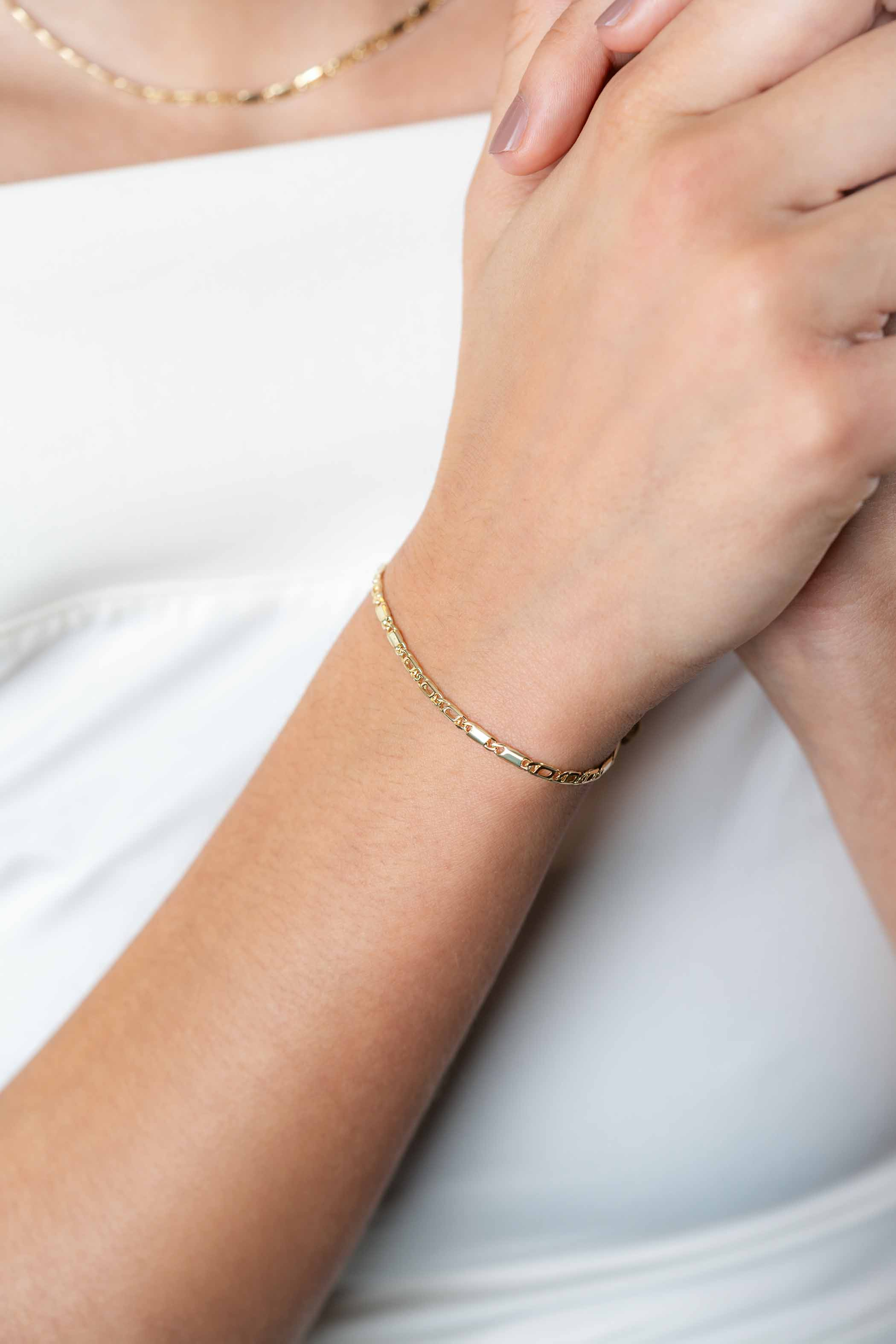 ZINZI Gold 14 Karat massives goldenes Armband mit Falkenauge-Gliedern und glänzenden Plättchen, 2,6 mm breit, 17-19 cm lang, ZGA499