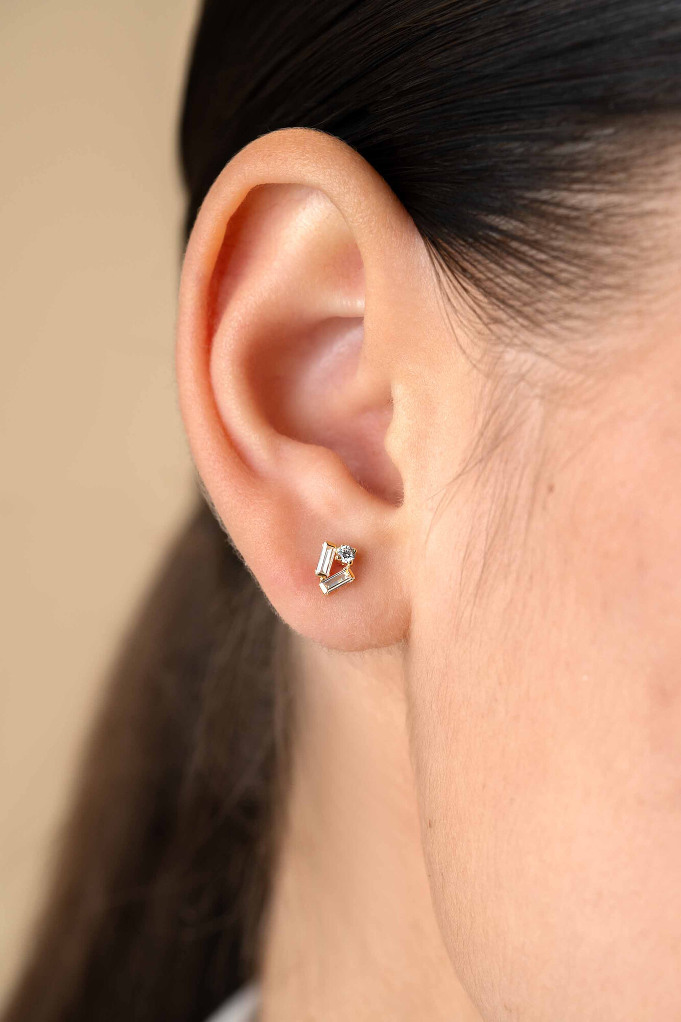 ZINZI GOLD oorknopjes met baquette en rond zirc.