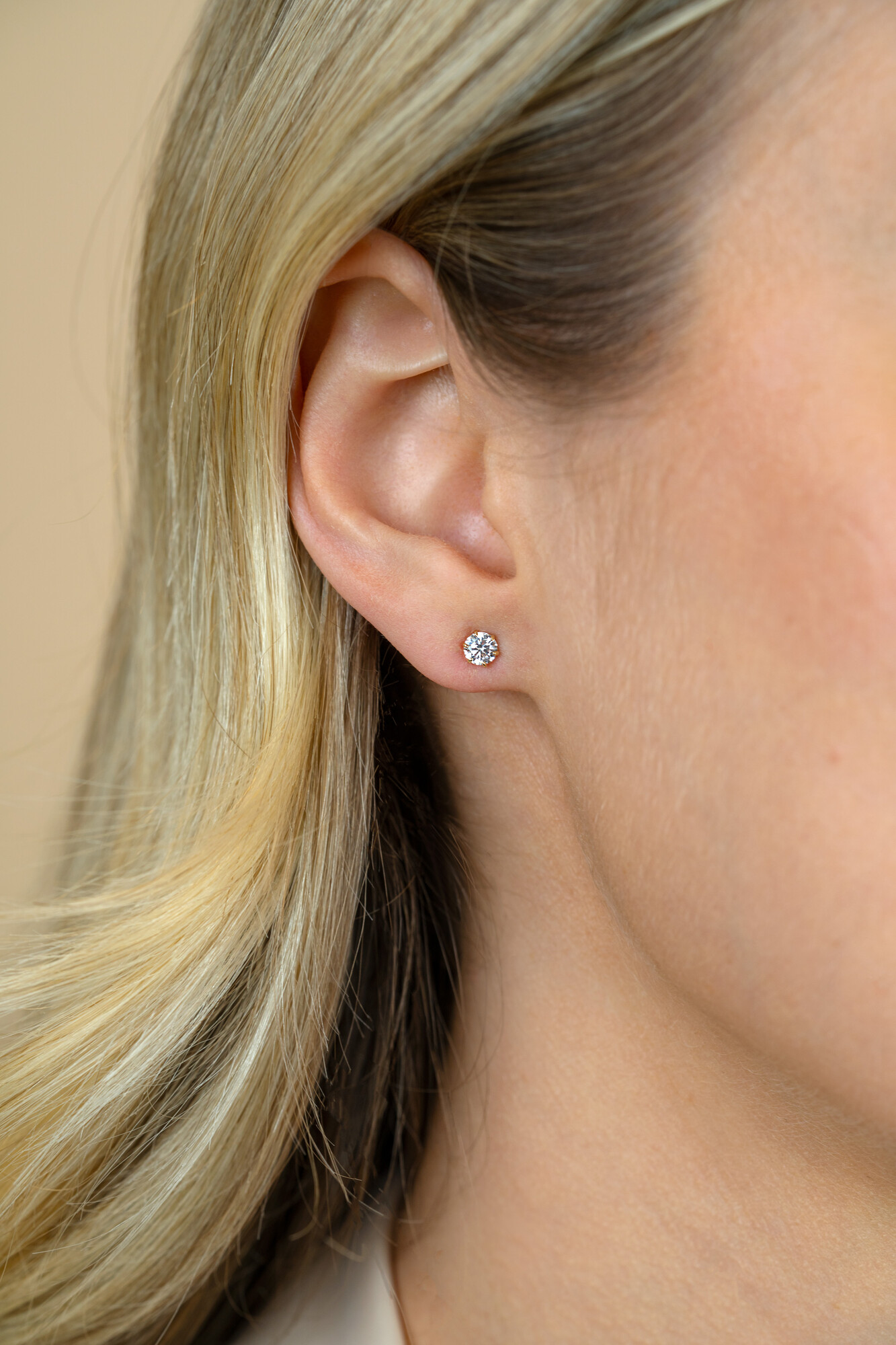 ZINZI GOLD oorknopjes zirconia in chaton 4mm