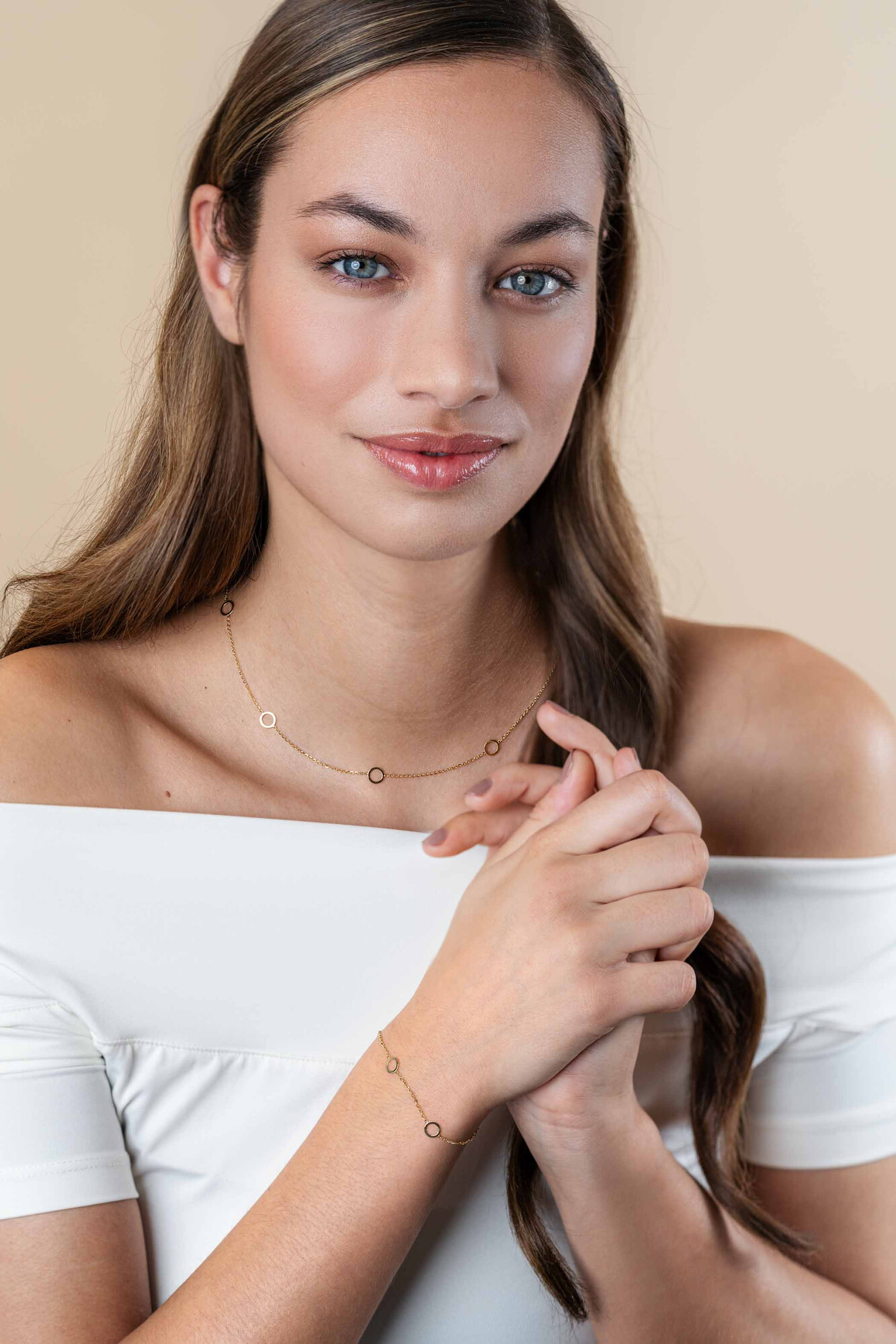 ZINZI GOLD collier met 5 open rondjes 43/45cm