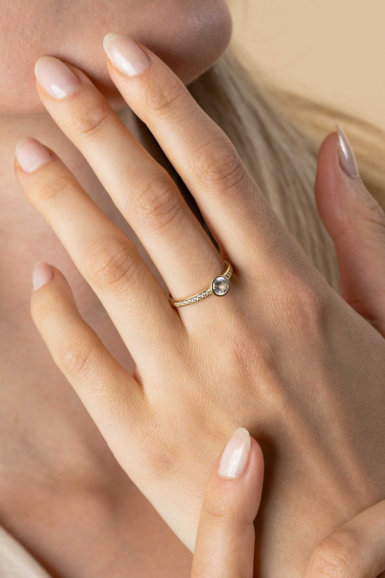 ZINZI Gold ring zirc.in scheen en ronde zirc.mt.56