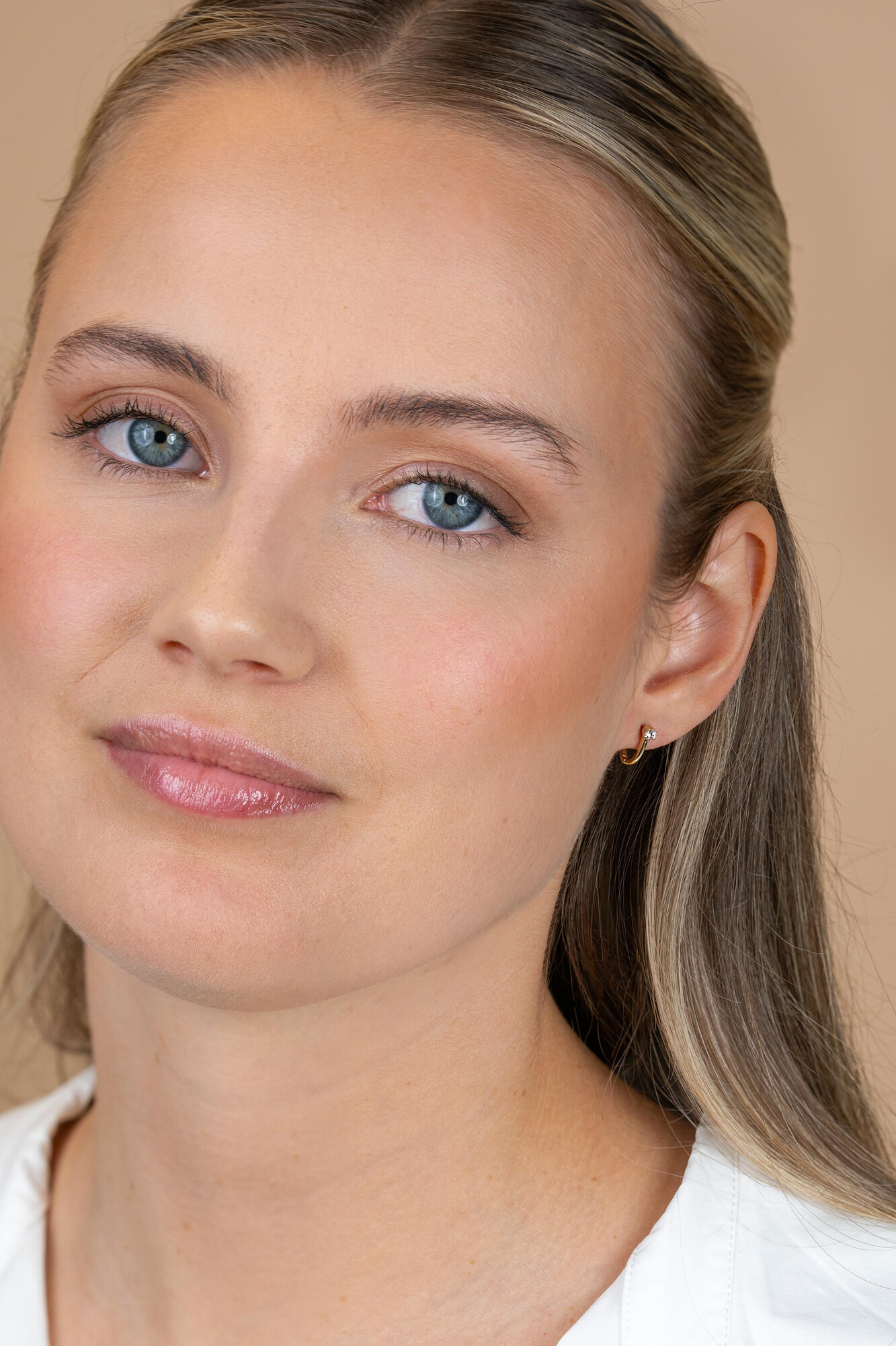 ZINZI GOLD klapcreolen ovaal met zirc.in chaton