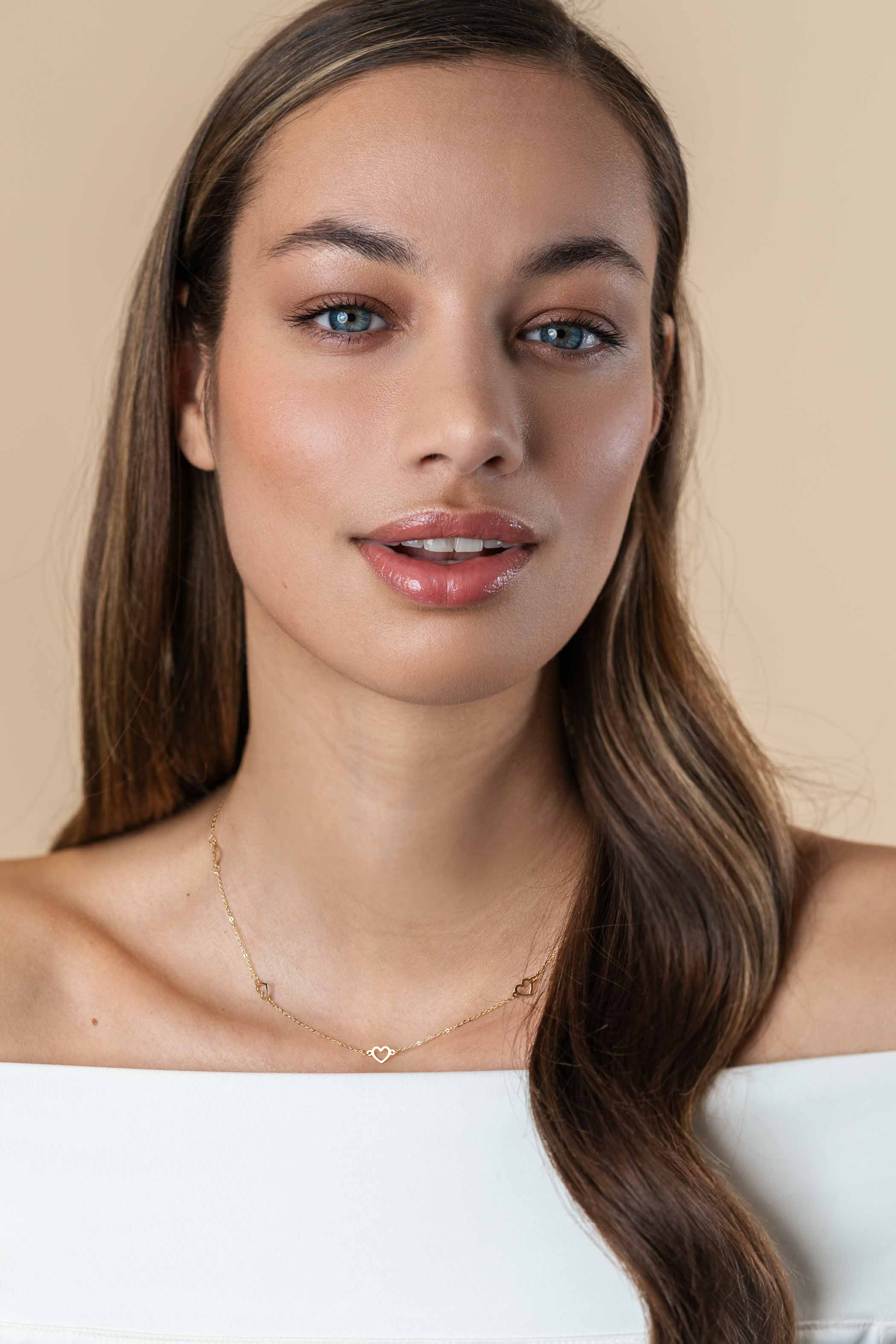 ZINZI Gold 14 Karat goldene Kette mit zarten Jasseron-Gliedern und fünf offenen Herzen, 5mm breit, 42-45cm ZGC504
