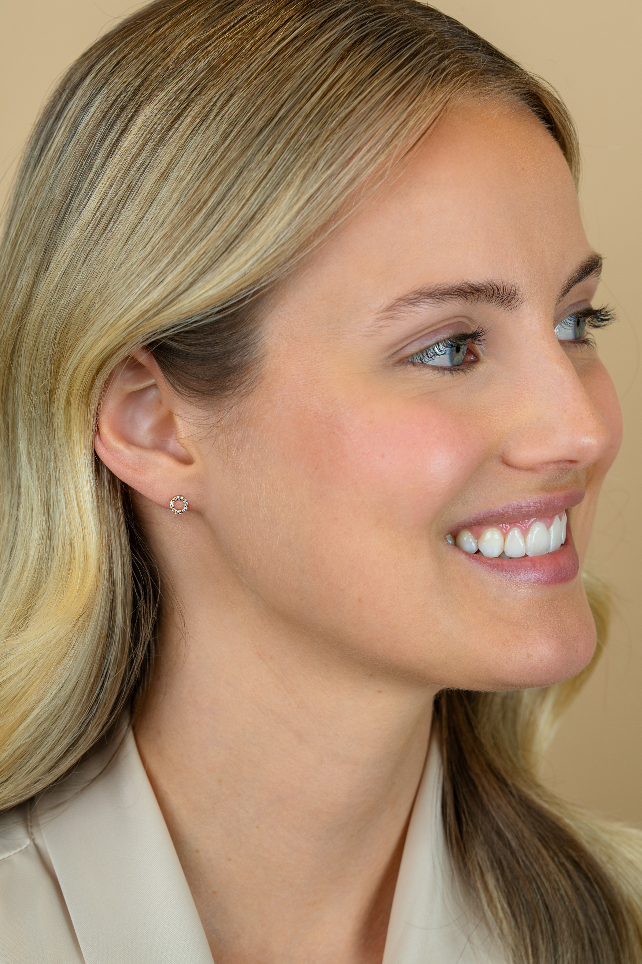 ZINZI GOLD oorknopjes rond open zirconia's 5.5mm