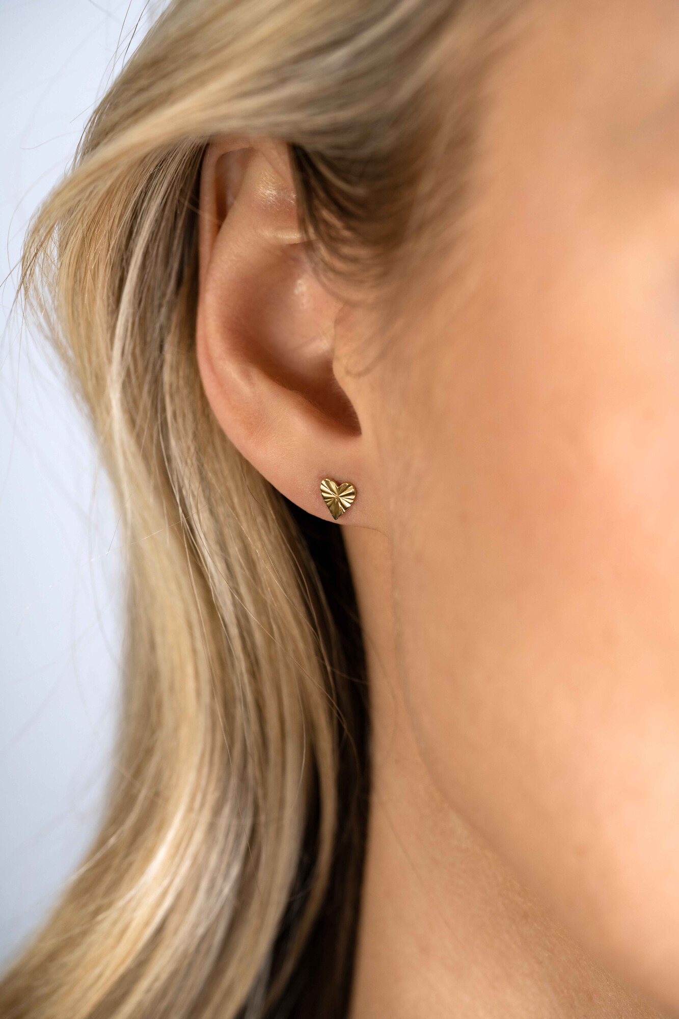 ZINZI GOLD oorknopjes hart gediamanteerd 5.5mm