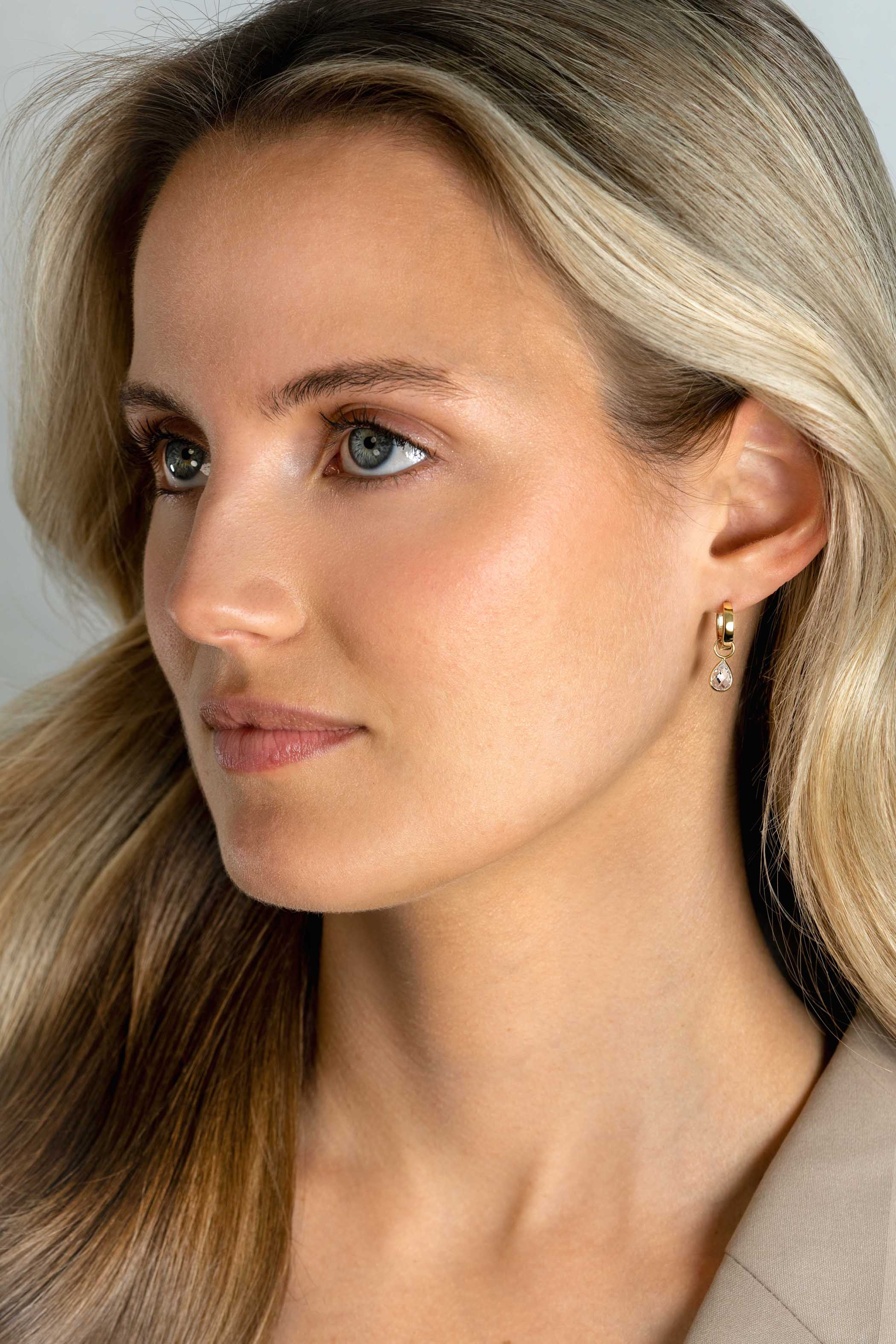 ZINZI GOLD oorbedels peer zirconia