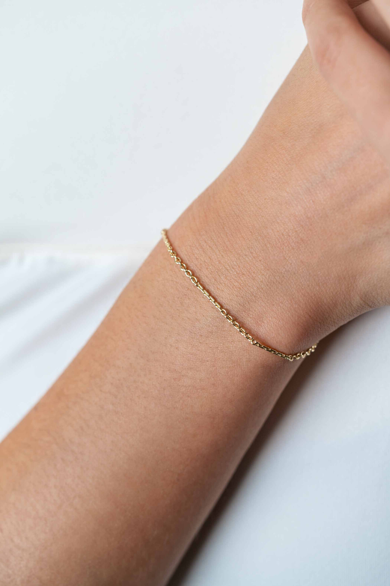 ZINZI Gold 14-karaats massives goldenes Armband mit verzierten gedrehten Stäbchen und feinen Jasseron-Gliedern, 2 mm breit, 17-19 cm lang, ZGA500