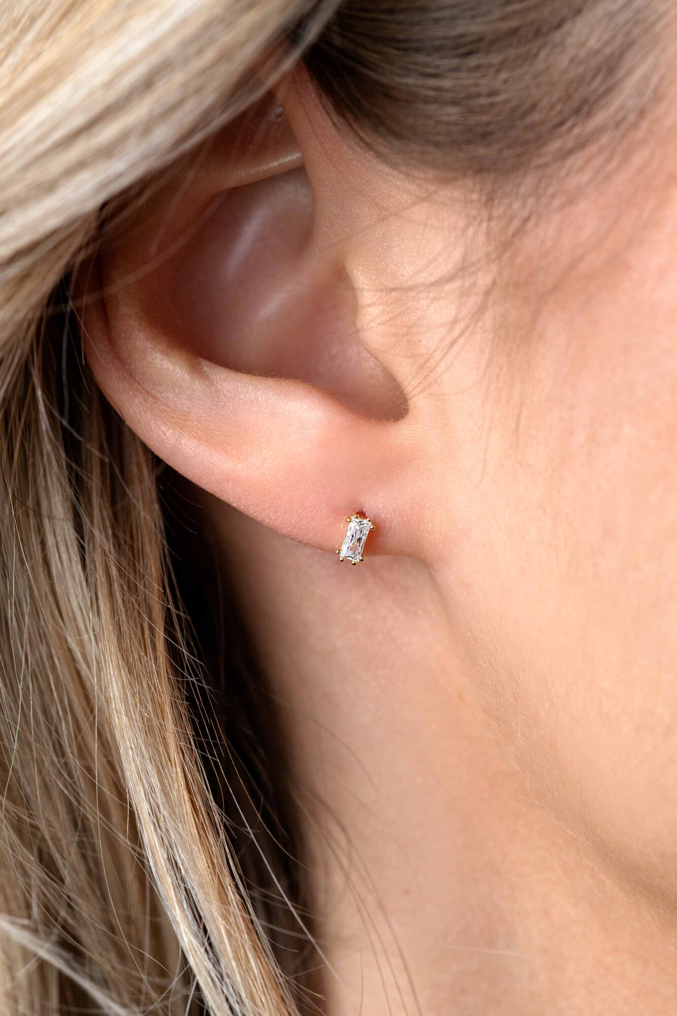 ZINZI GOLD oorknopjes baquette zirc. 5x2.7mm