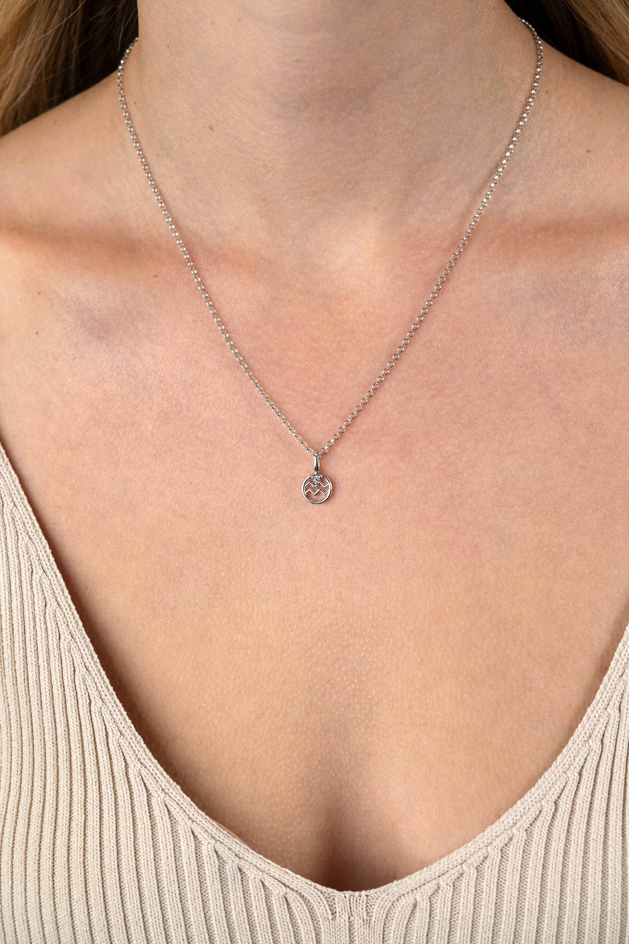 9mm ZINZI Silber Wassermann Sternzeichen-Anhänger, besetzt mit weißen Zirkonia ZIH-WAT (ohne Kette)