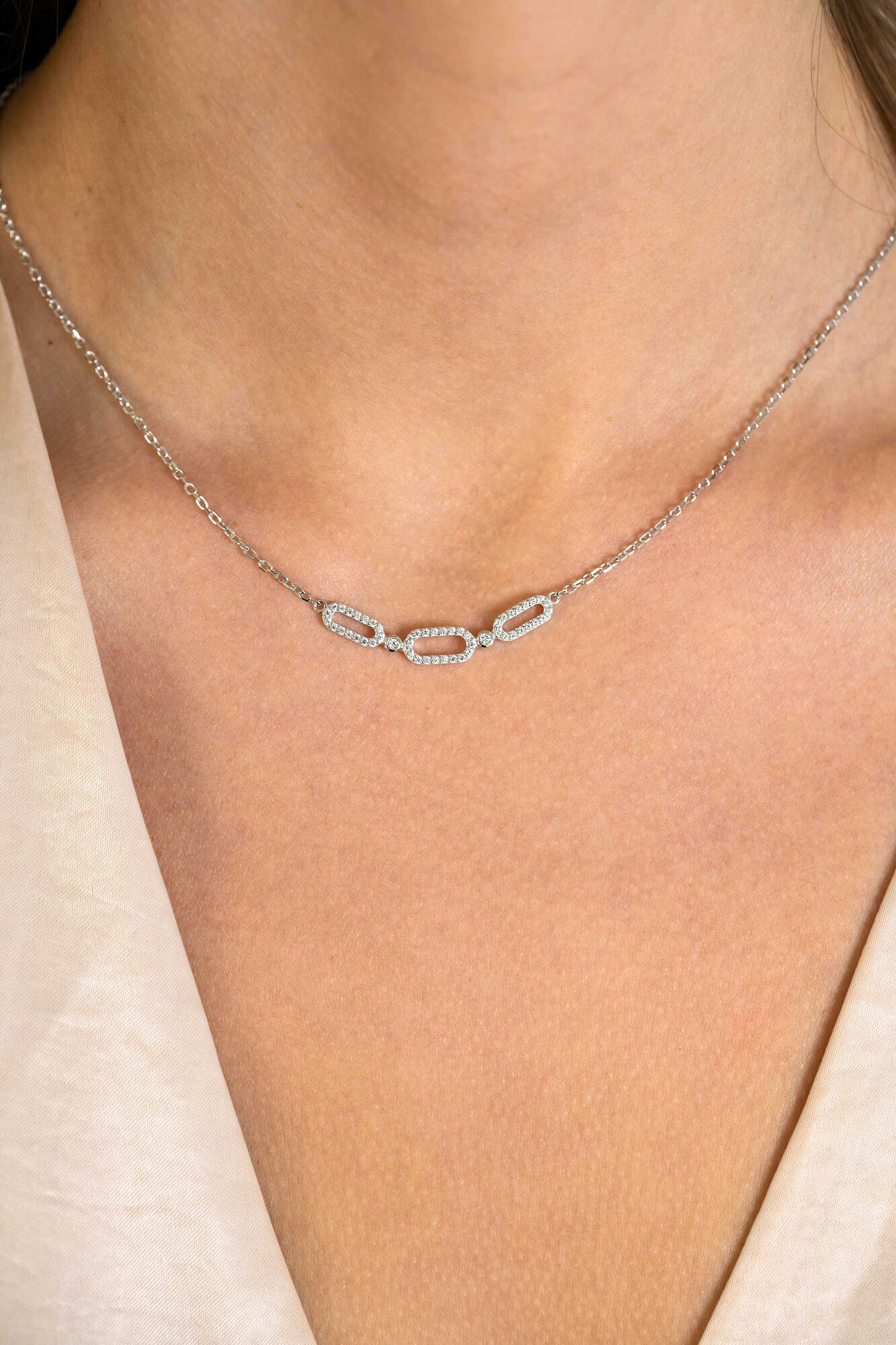 ZINZI zlv. collier met 3x open schakel zirconia's