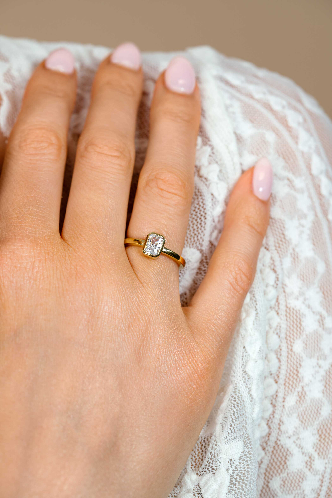 ZINZI zlv. ring gg.verg. met rechthoek zirconia mt.62